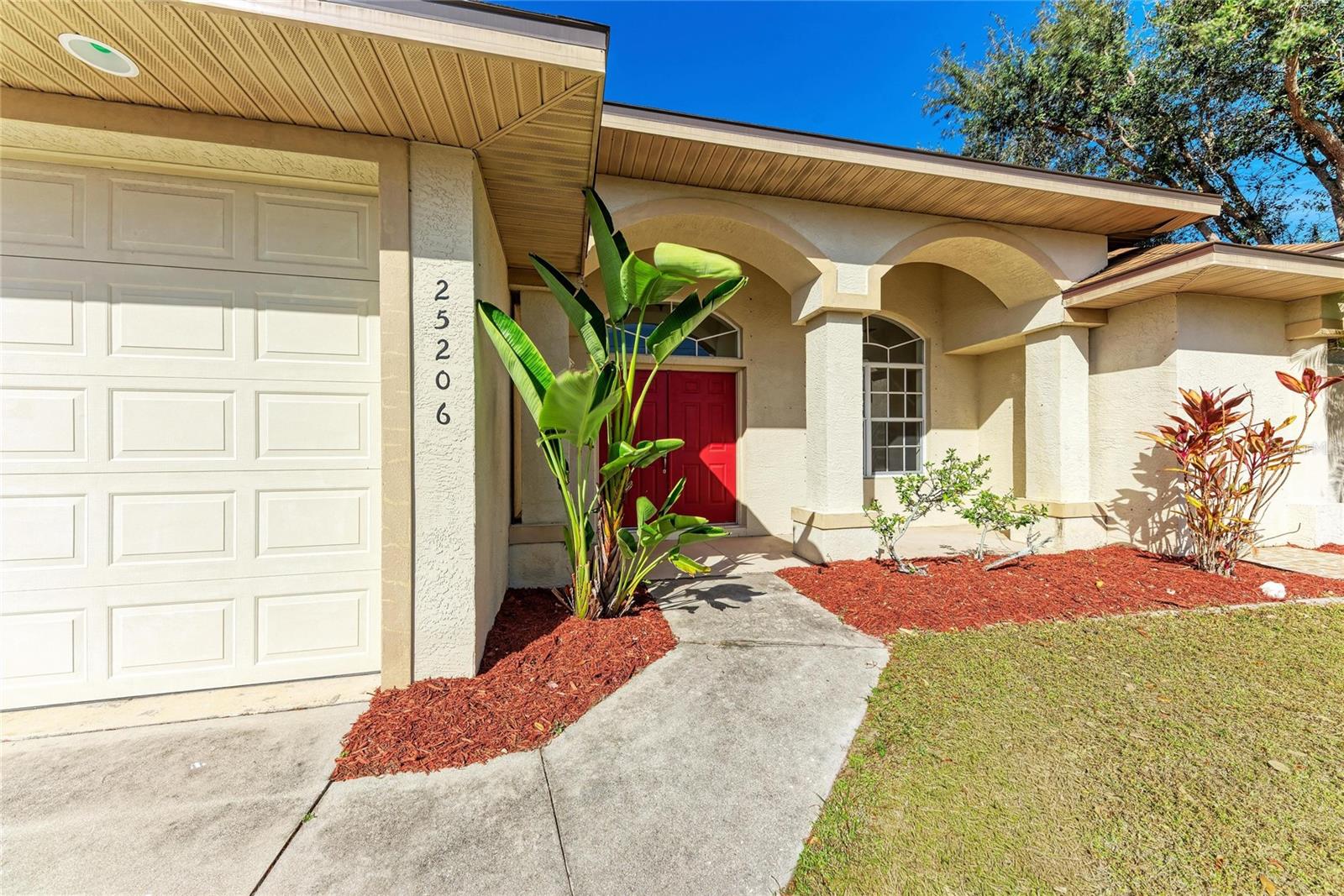 25206 Nocturne Ln Property Photo 1