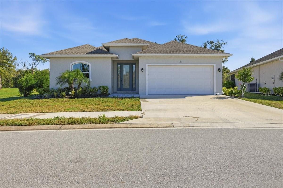 725 Redbud Ct Property Photo 1