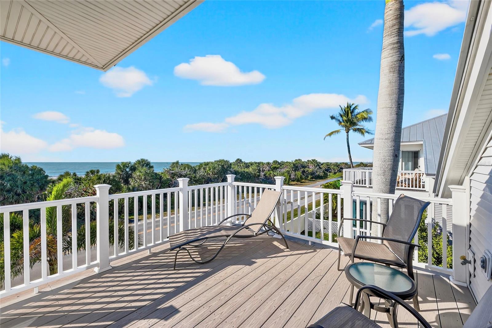 760 Beach View Dr Property Photo 2