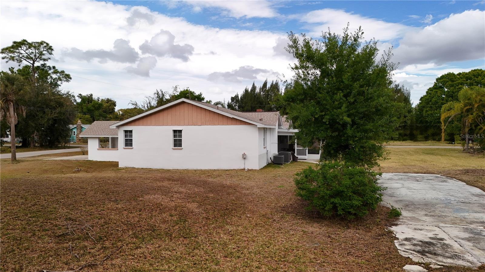 6386 Scott St Property Photo 20