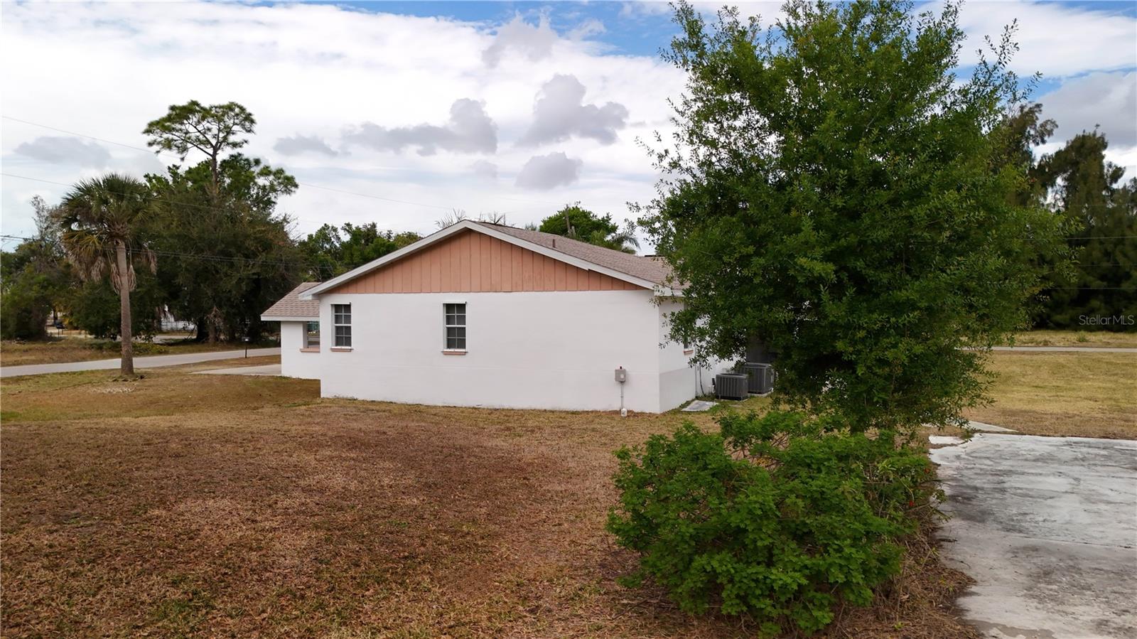 6386 Scott St Property Photo 21