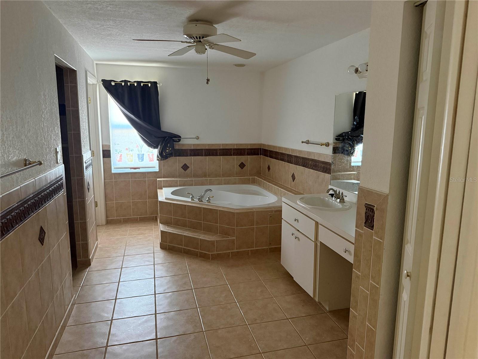 6386 Scott St Property Photo 26