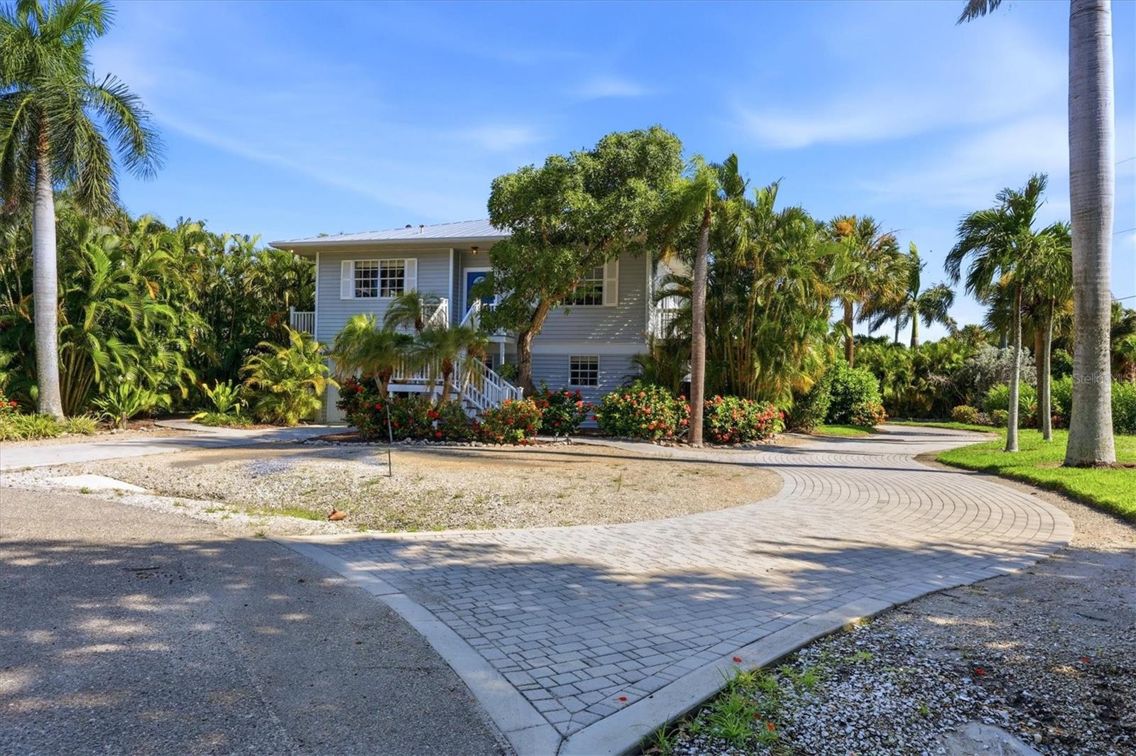 281 Seabreeze Ct Property Photo 3