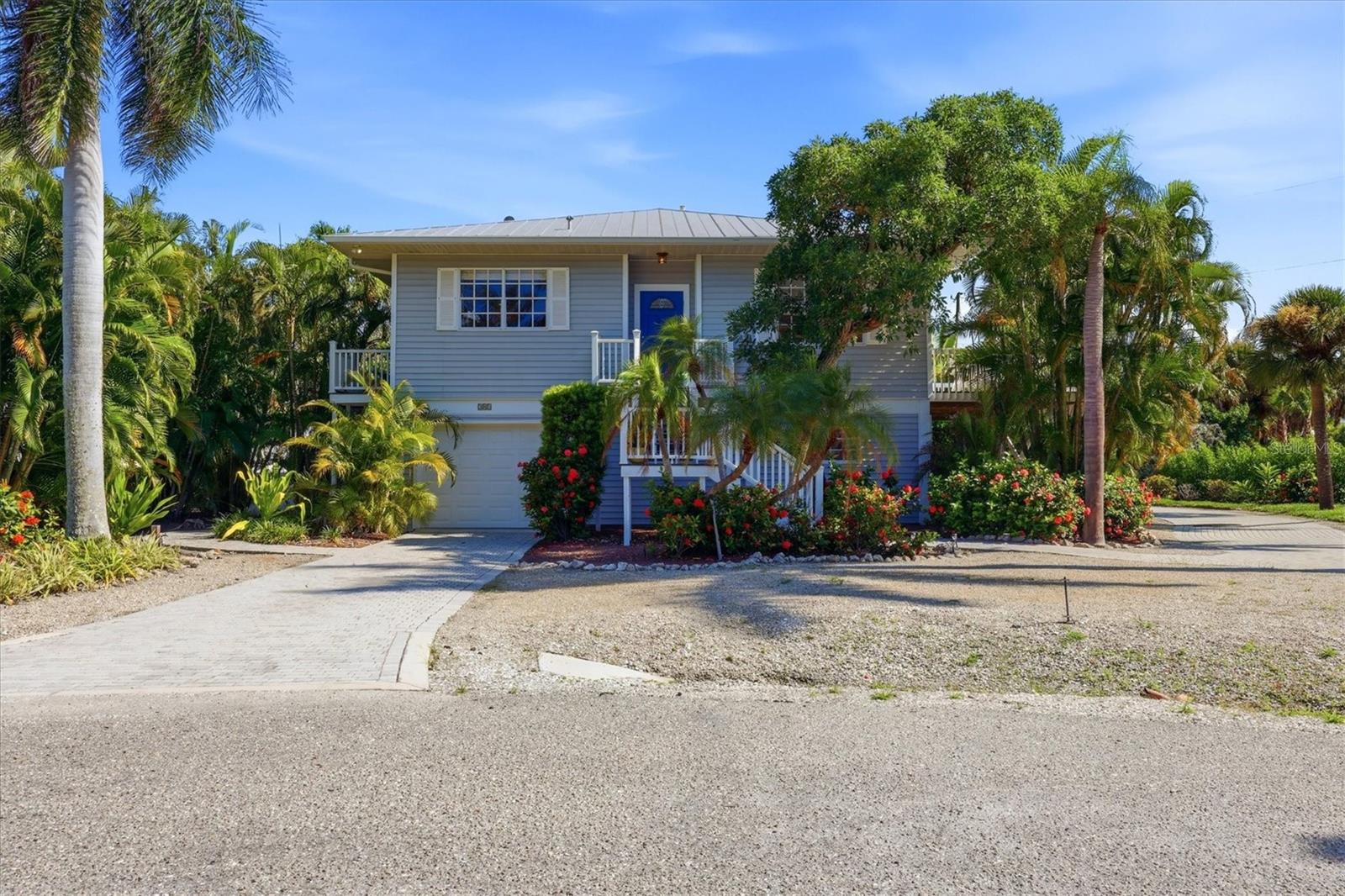 281 Seabreeze Ct Property Photo 4