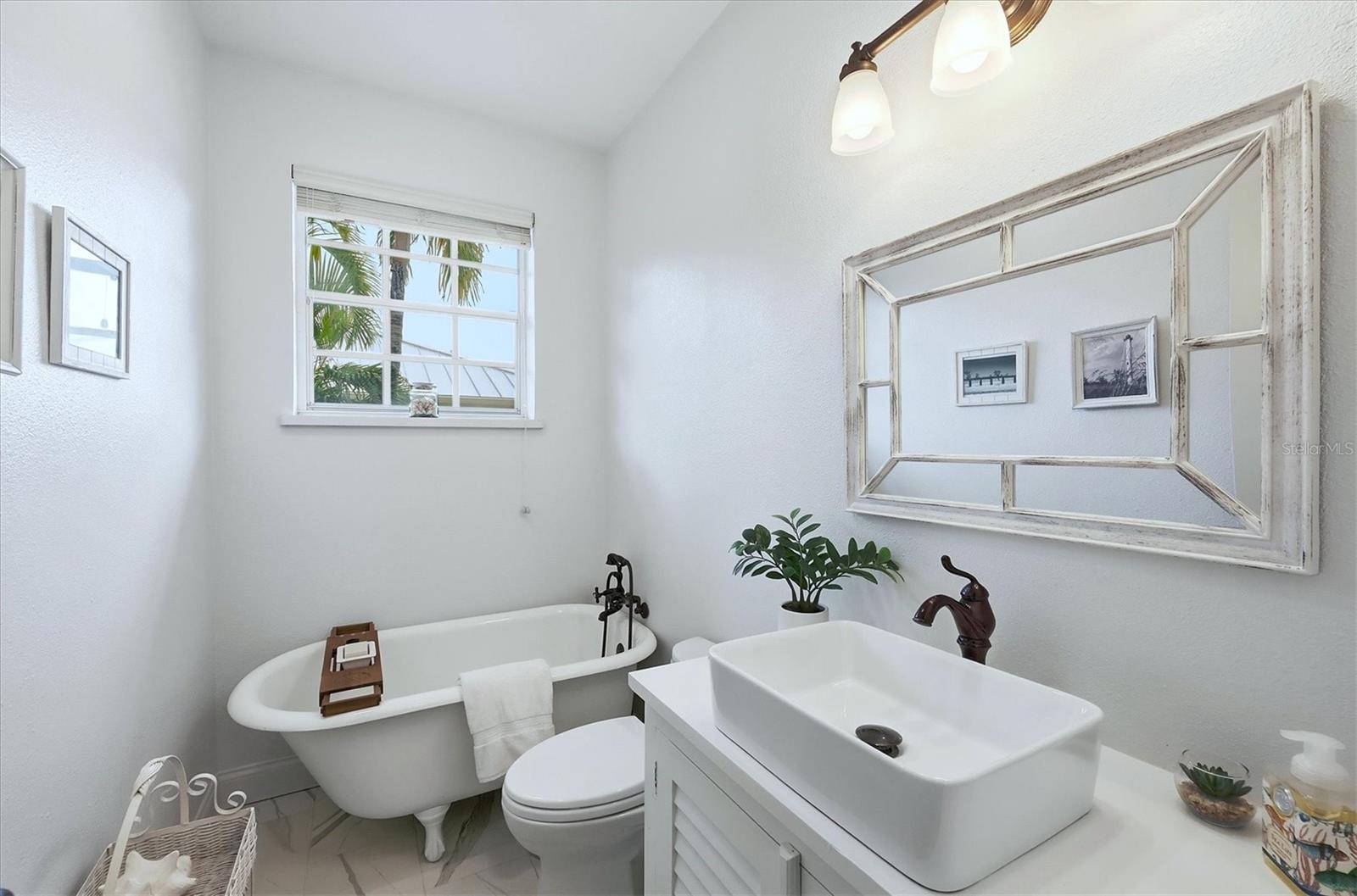 281 Seabreeze Ct Property Photo 44