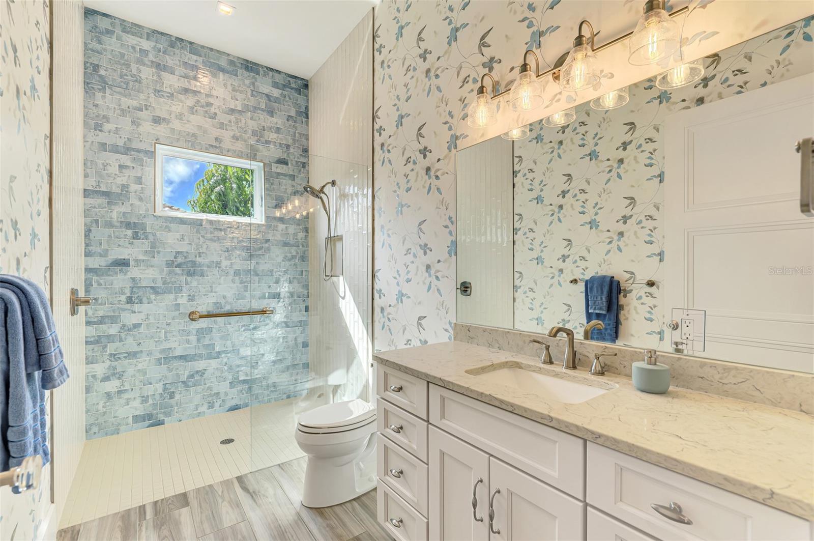 3051 Rivershore Ln Property Photo 14