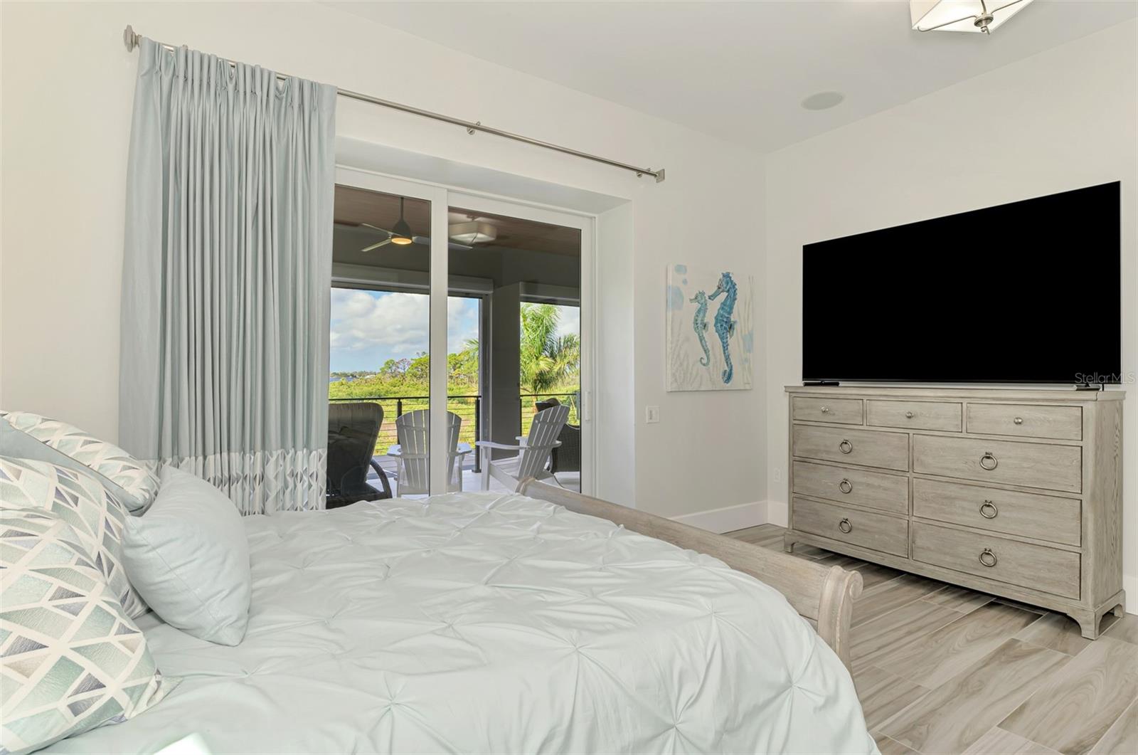 3051 Rivershore Ln Property Photo 25