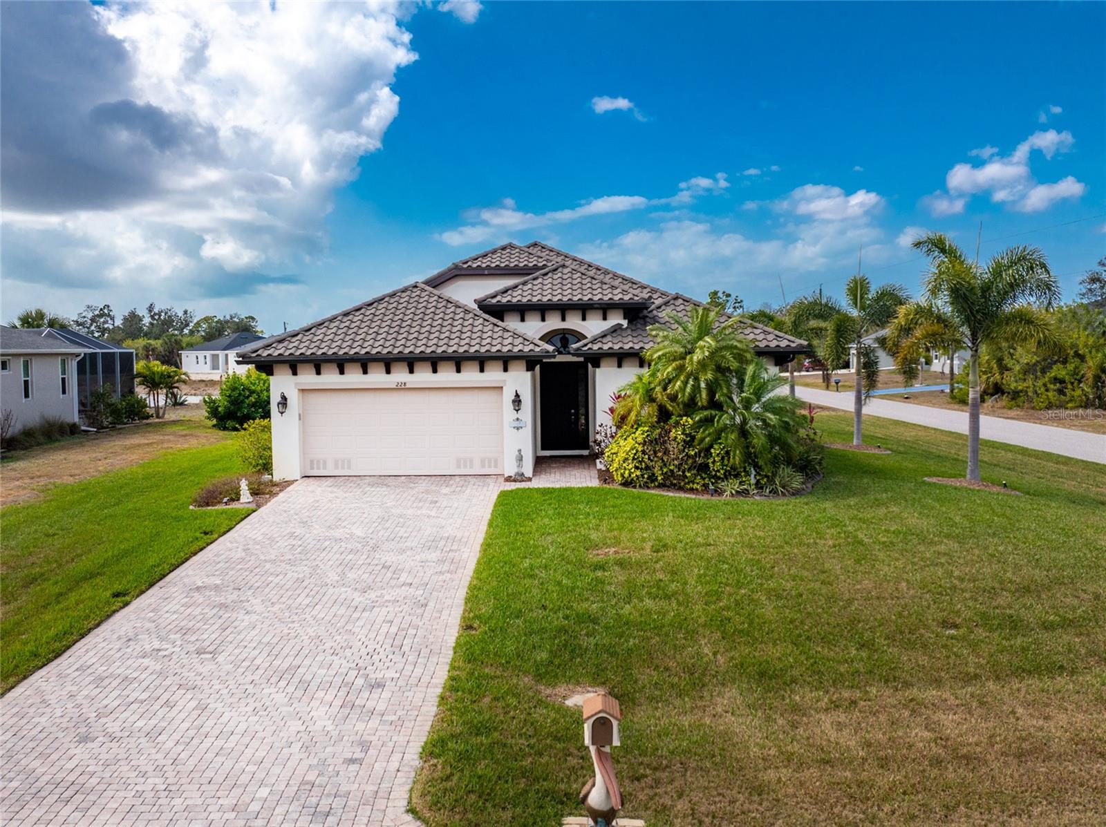 228 ANTILLA DR Property Photo 1