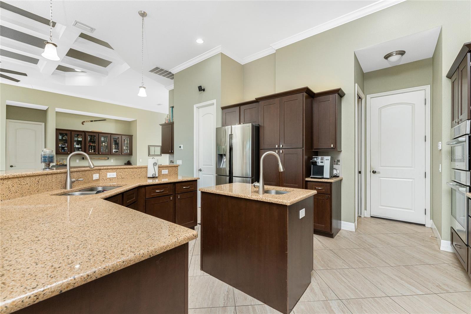 174 Rotonda Blvd E Property Photo 17