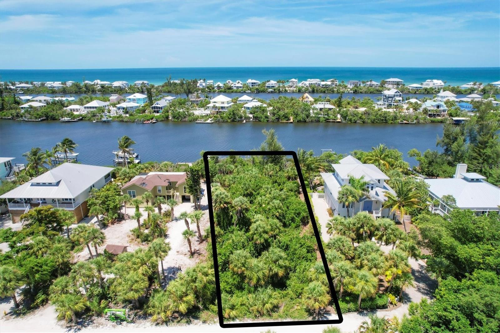 211 Kettle Harbor Dr Property Photo 1