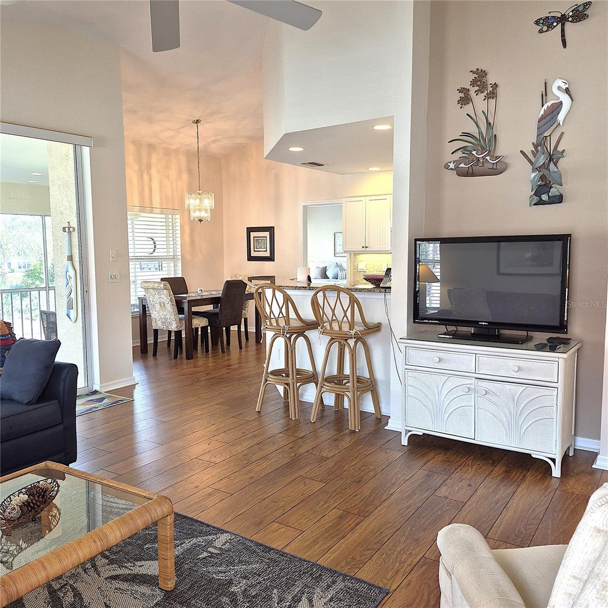 14016 Willow Glen Ct #212 Property Photo 8
