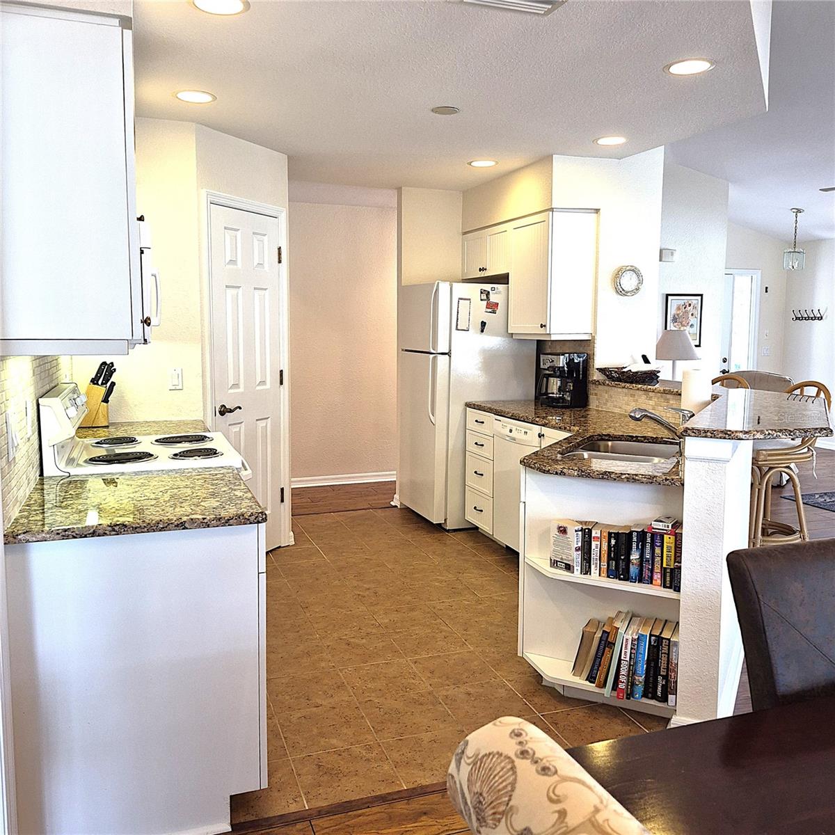 14016 Willow Glen Ct #212 Property Photo 13