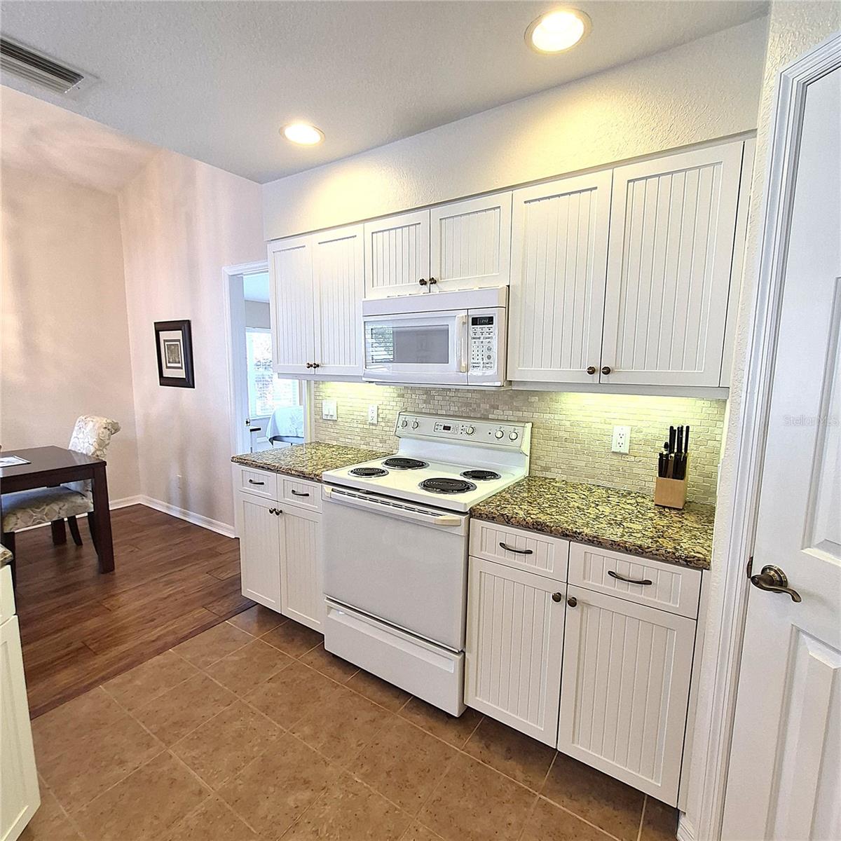 14016 Willow Glen Ct #212 Property Photo 15