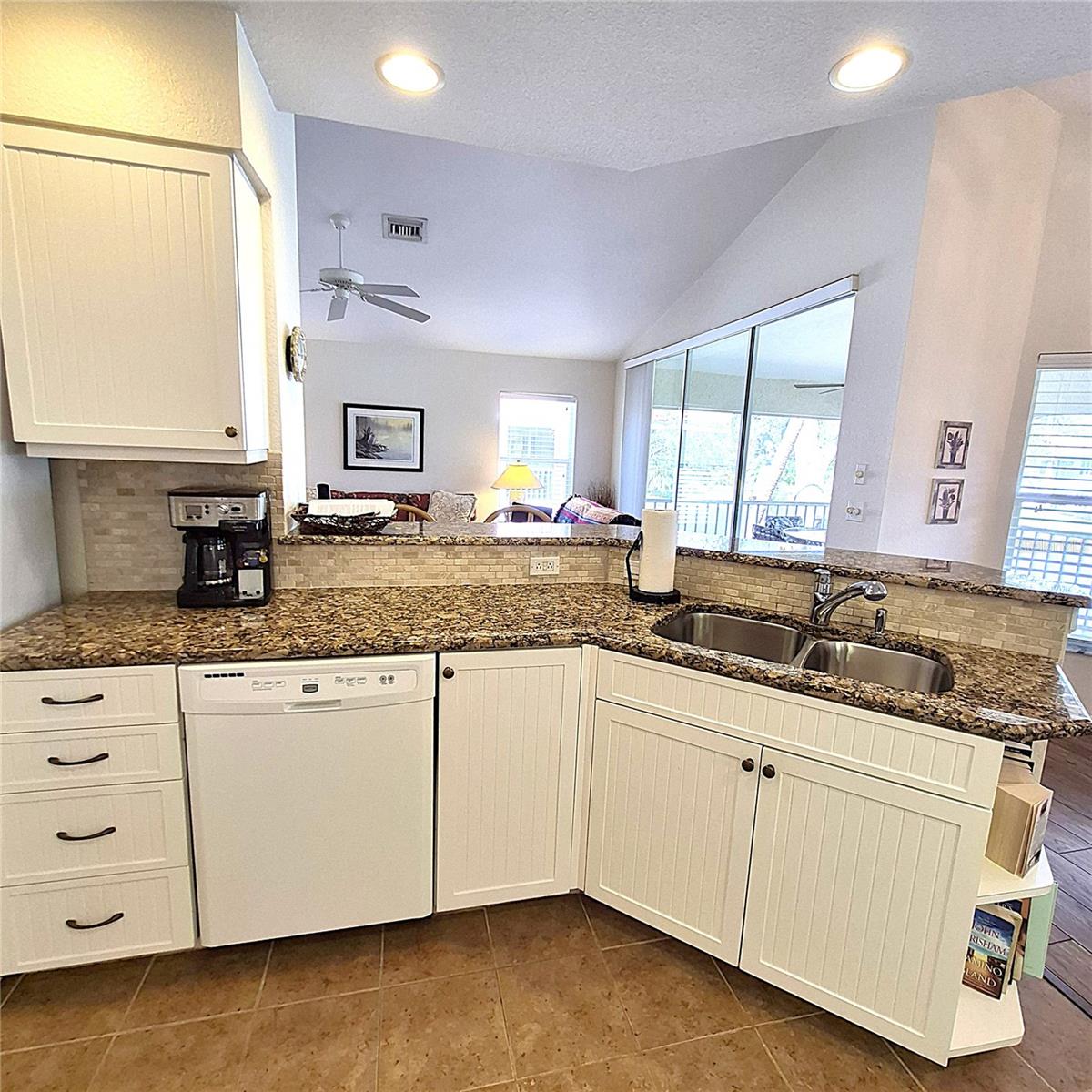14016 Willow Glen Ct #212 Property Photo 16