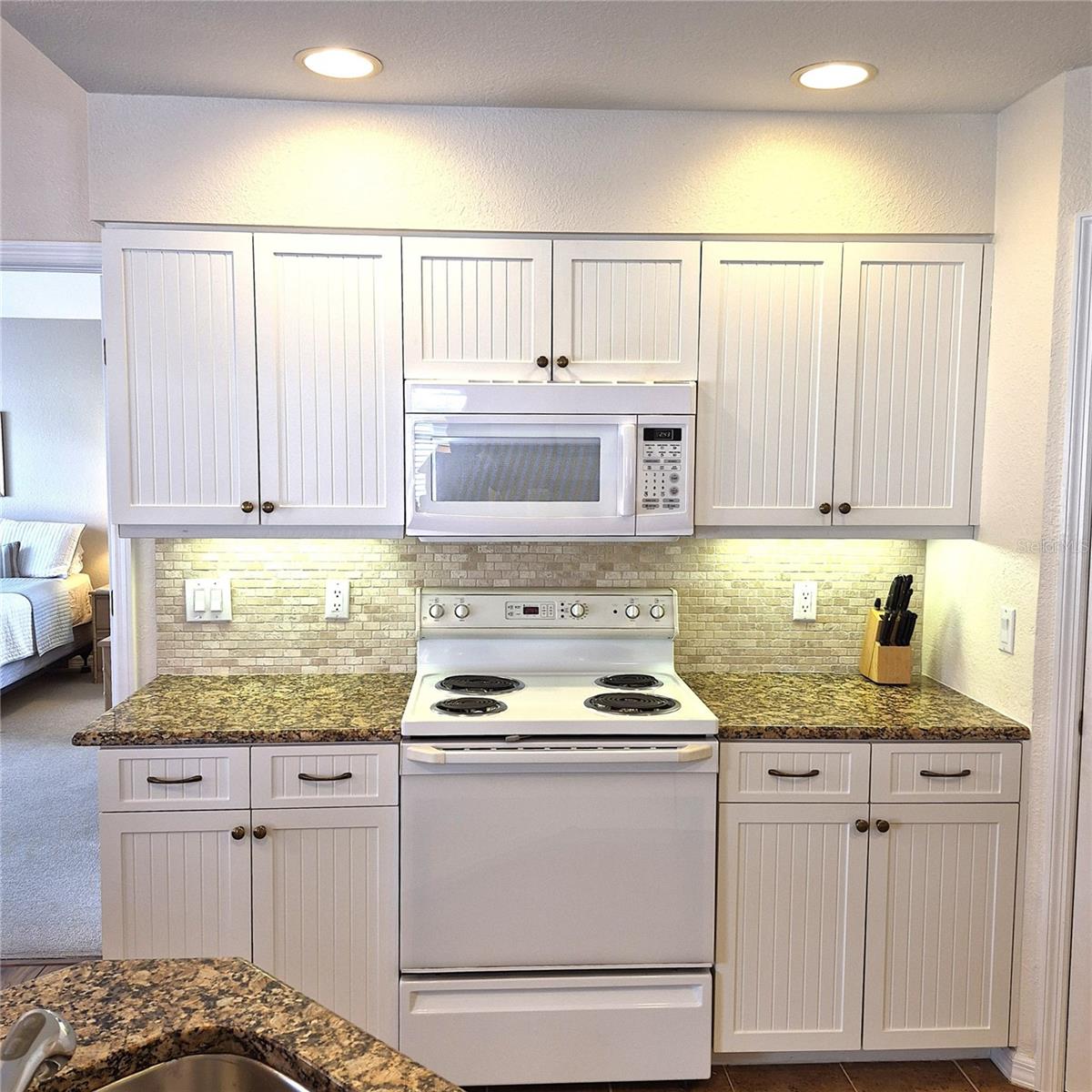 14016 Willow Glen Ct #212 Property Photo 17