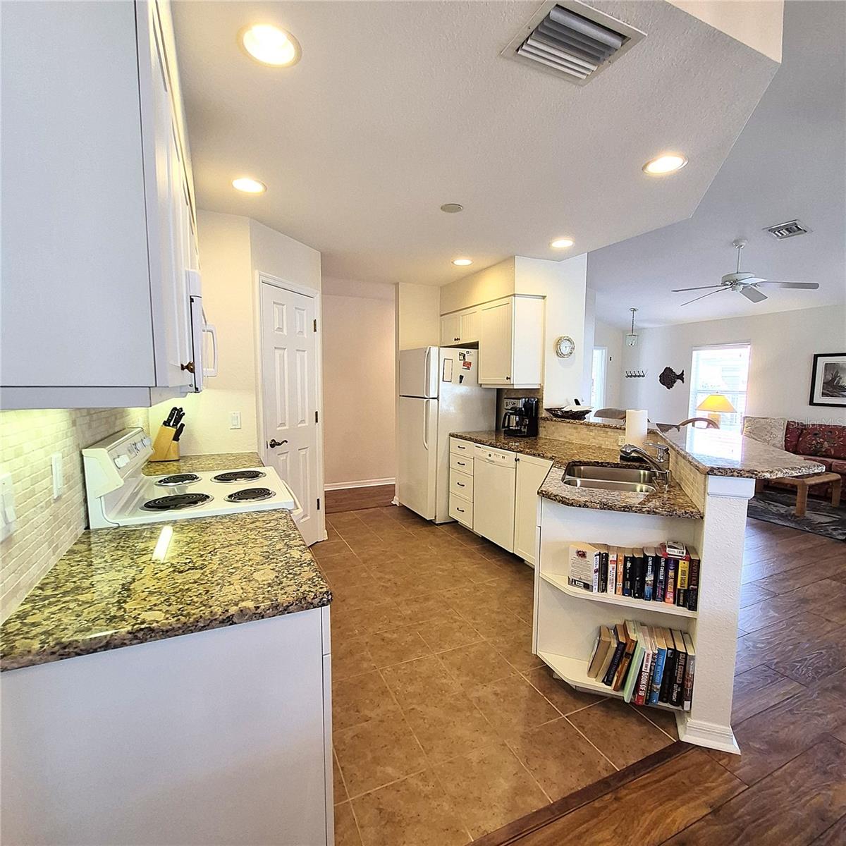 14016 Willow Glen Ct #212 Property Photo 34