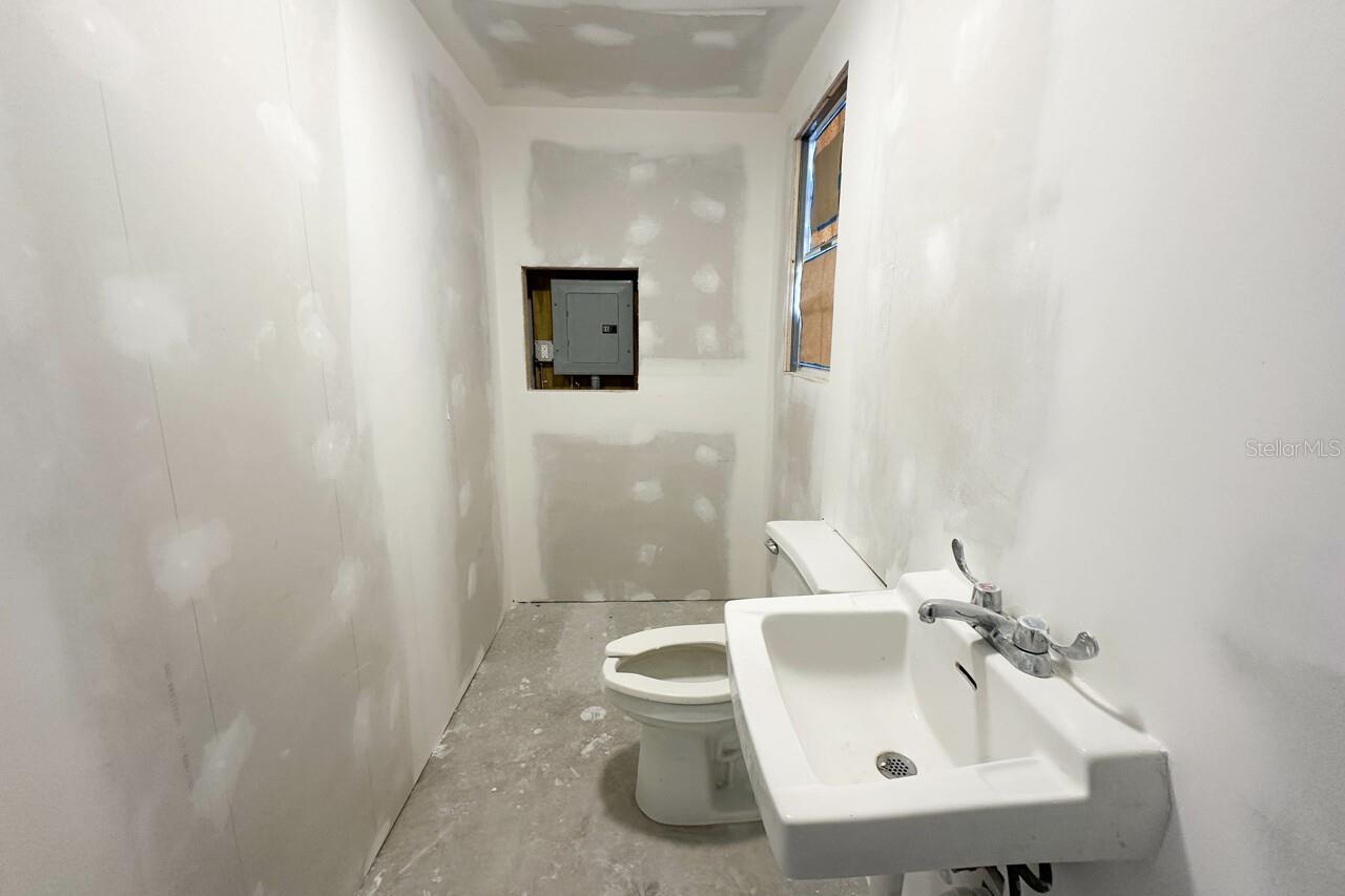2820 Avenue Of The Americas Property Photo 12