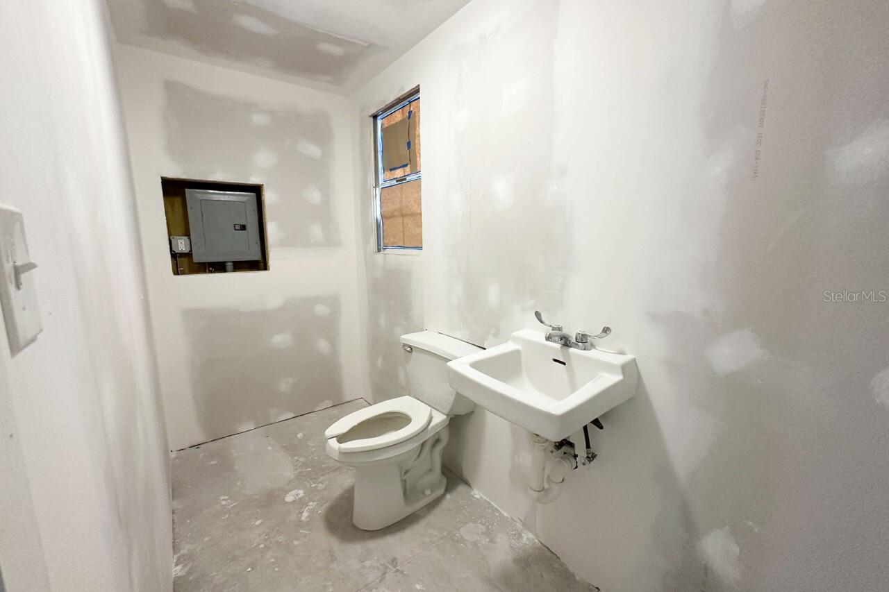 2820 Avenue Of The Americas Property Photo 13