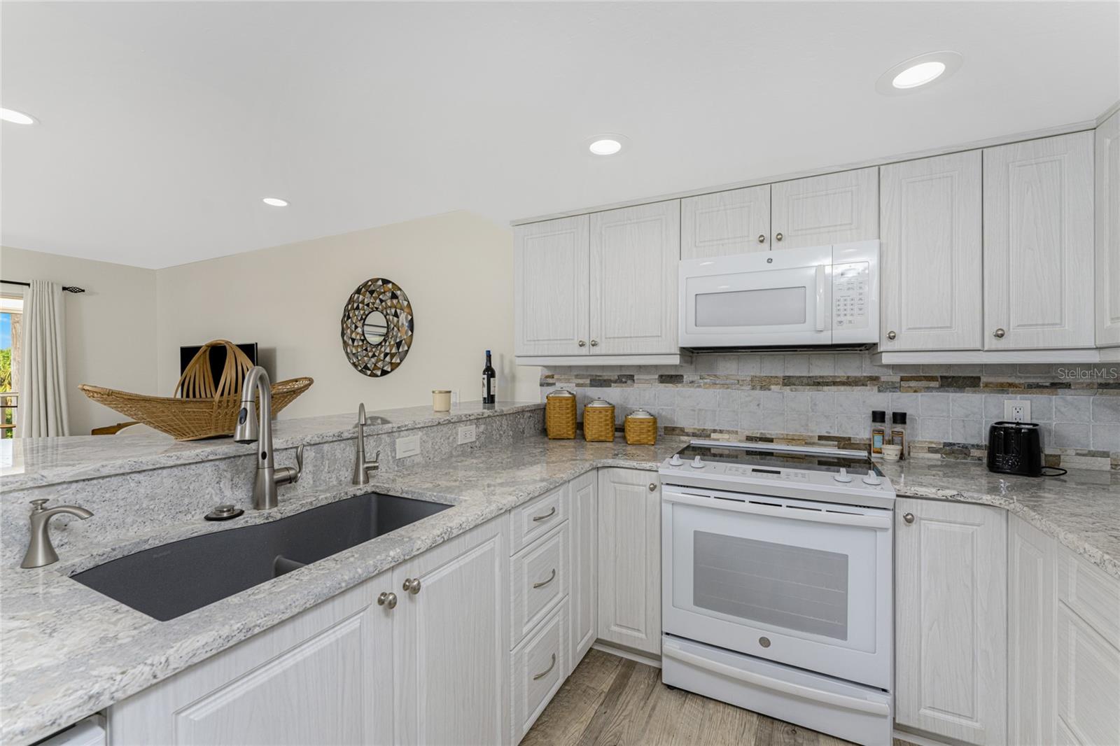 6800 Placida Rd #th2, 1b Property Photo 7