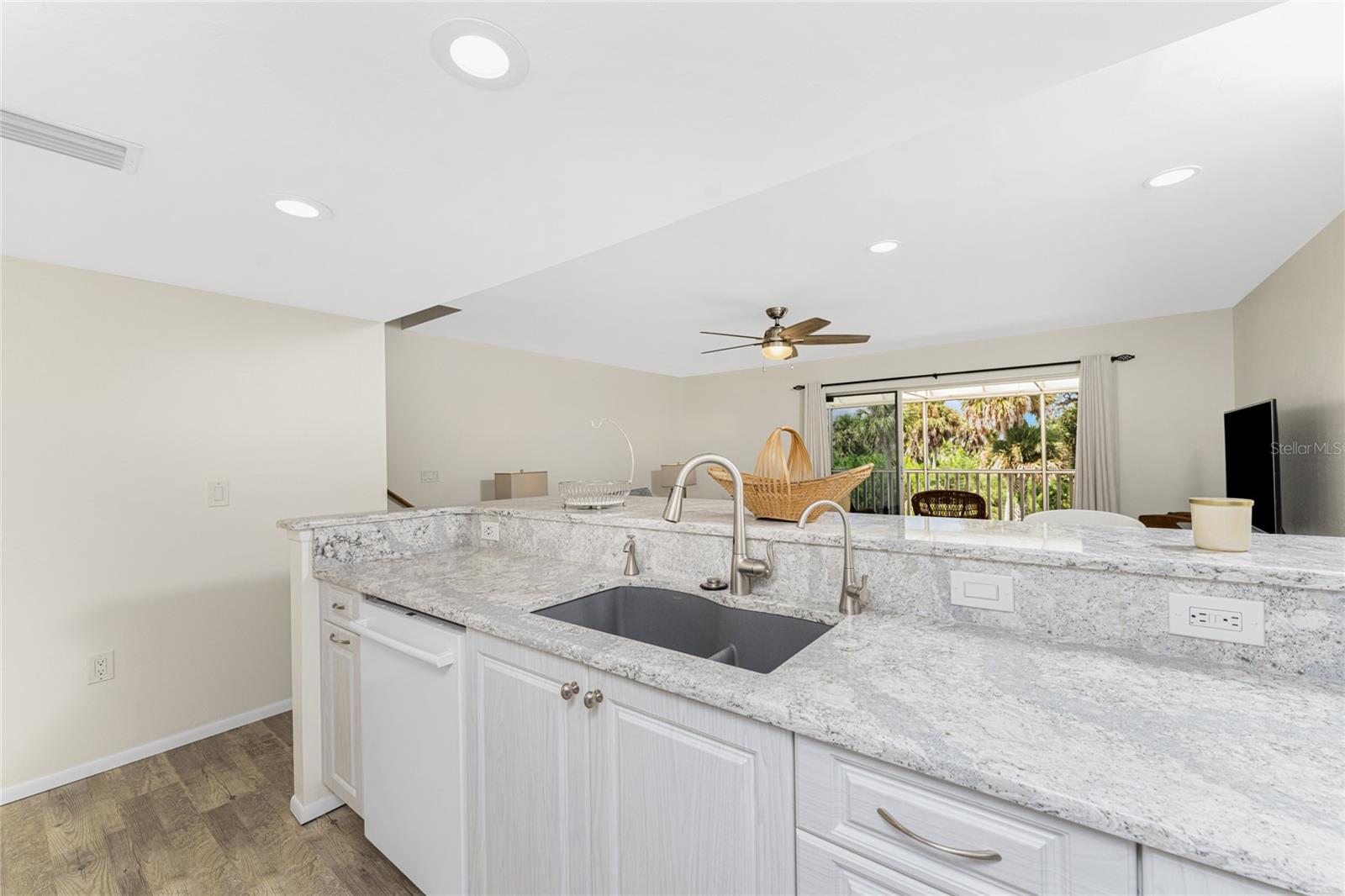 6800 Placida Rd #th2, 1b Property Photo 8