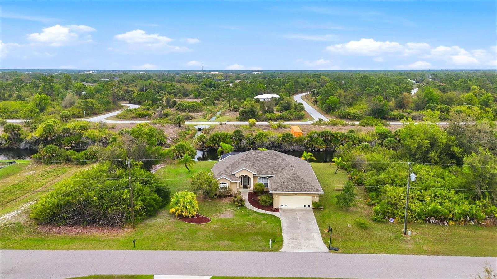 300 Baytree Dr Property Photo 1