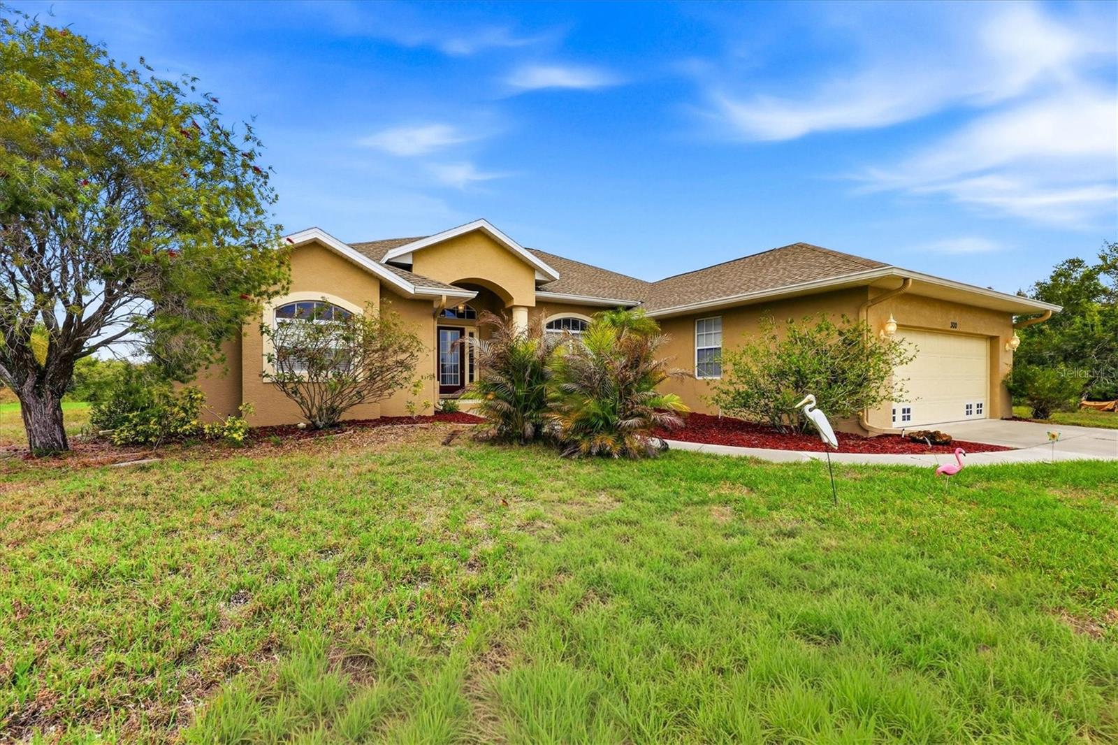 300 Baytree Dr Property Photo 2