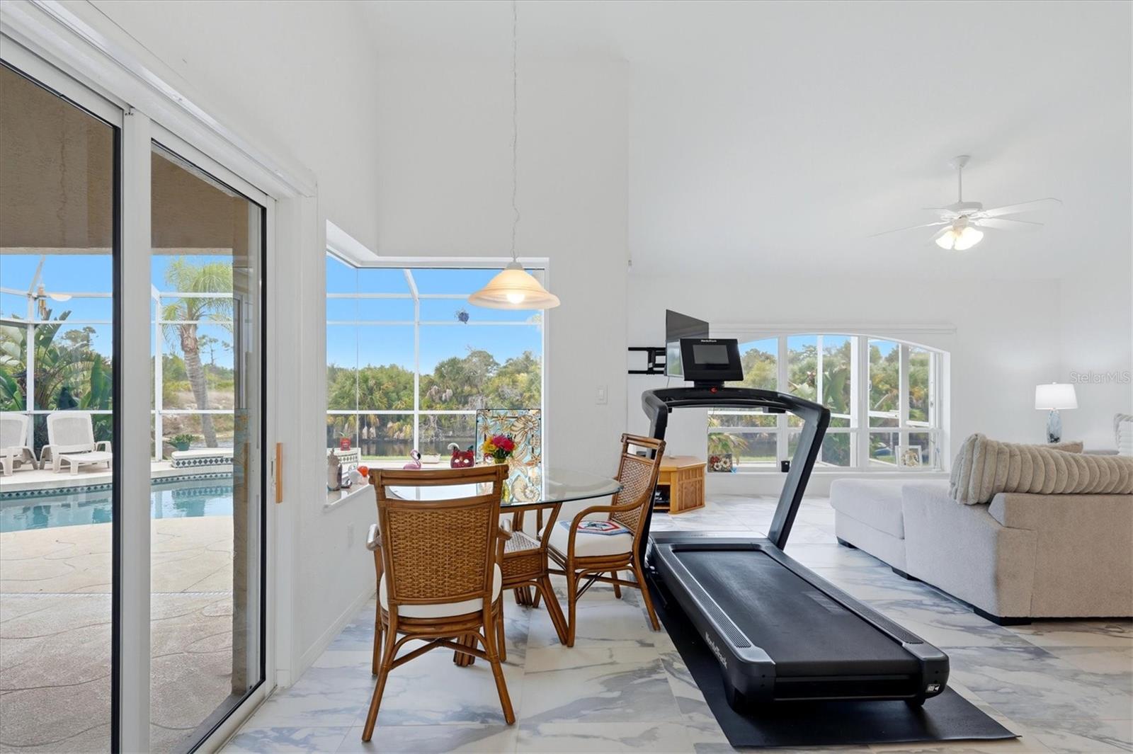 300 Baytree Dr Property Photo 16