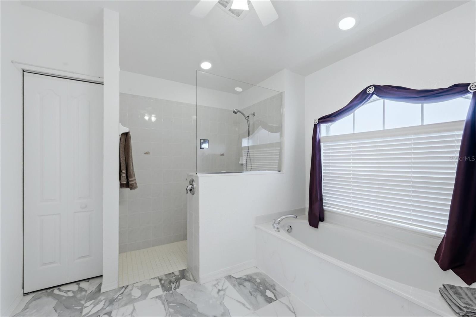 300 Baytree Dr Property Photo 25