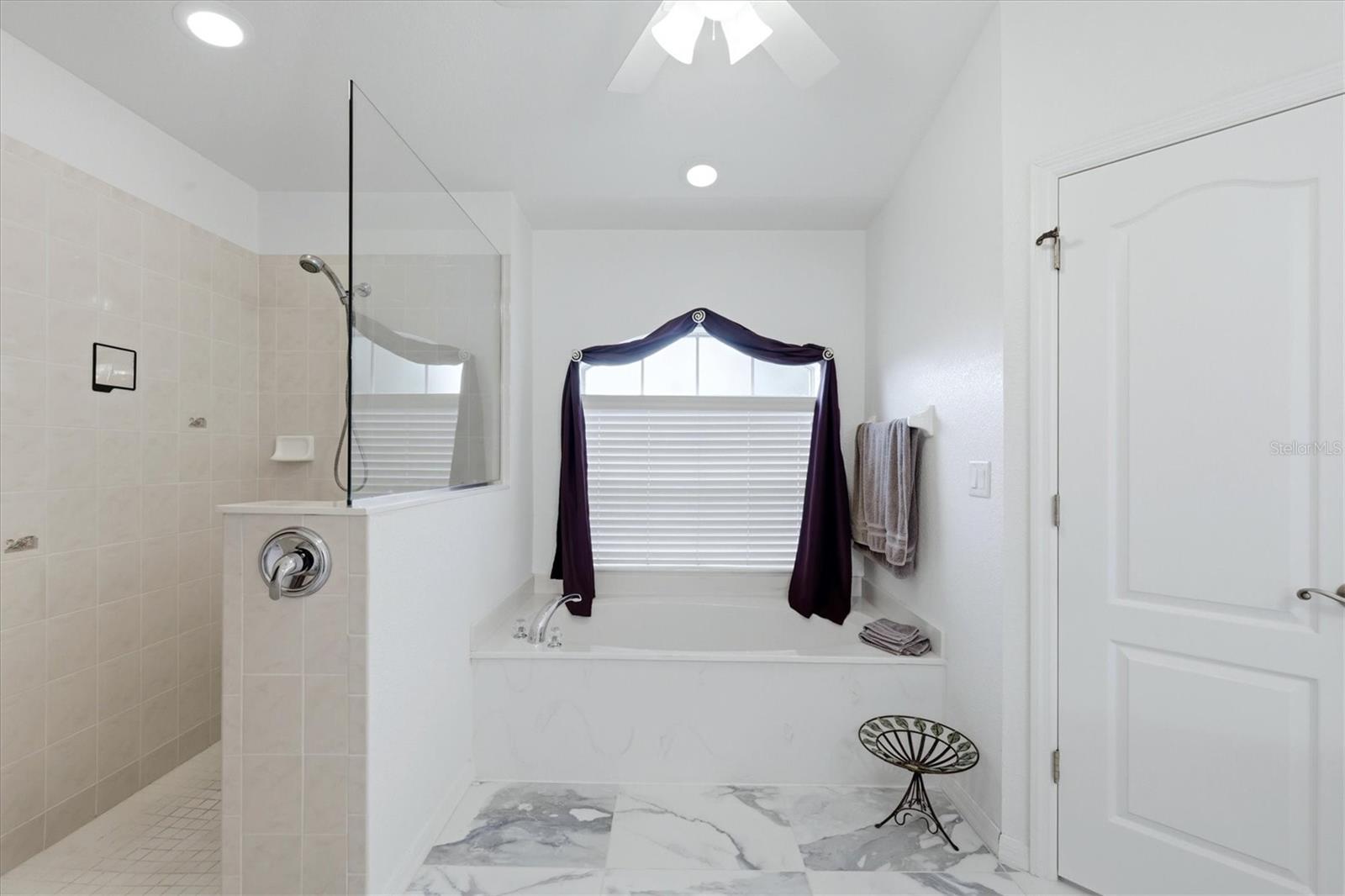 300 Baytree Dr Property Photo 26