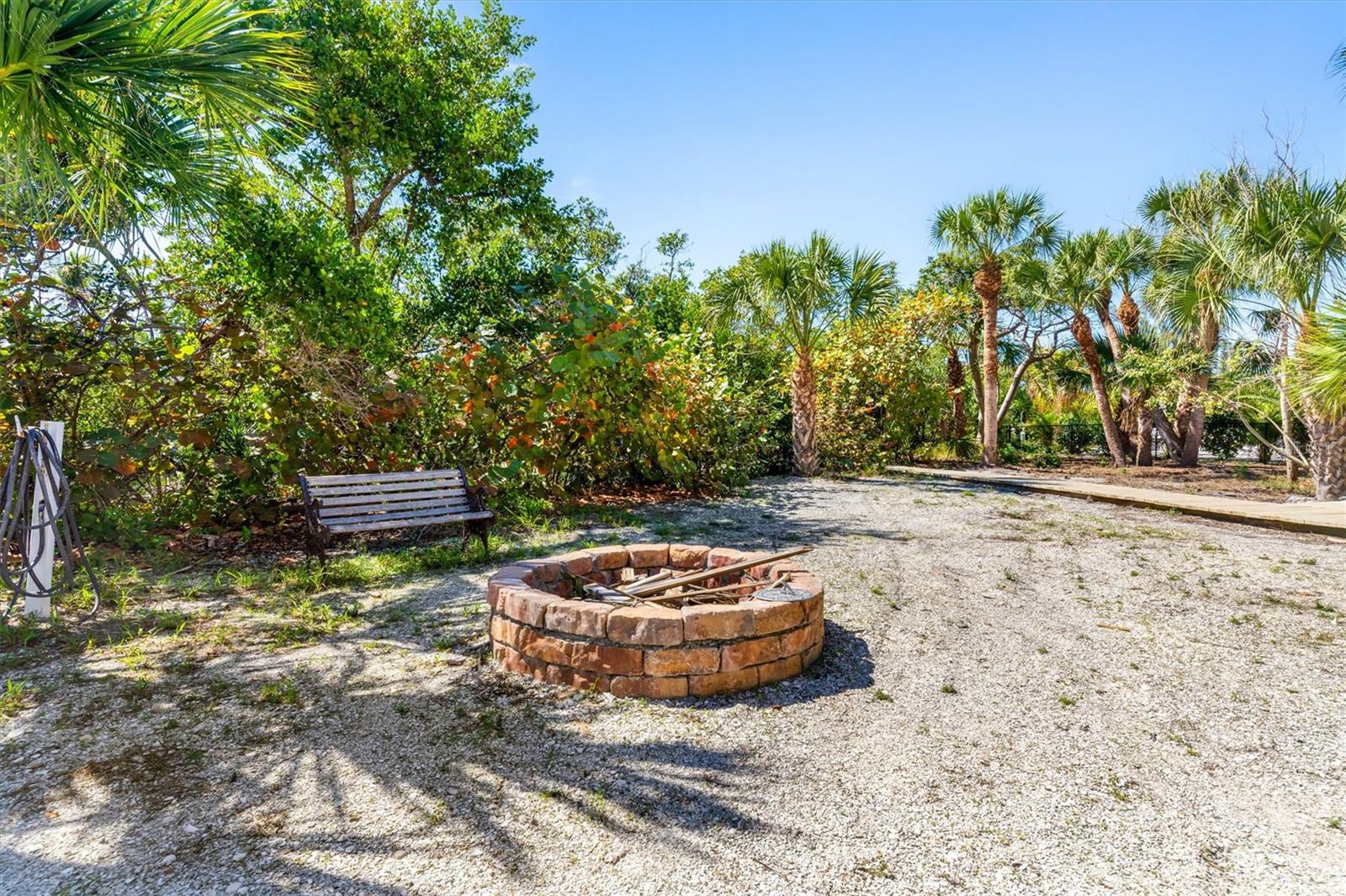 51 Palm Dr Property Photo 42