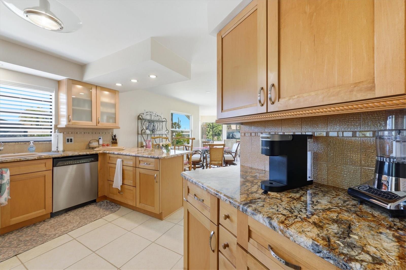 1052 Kant St Property Photo 19