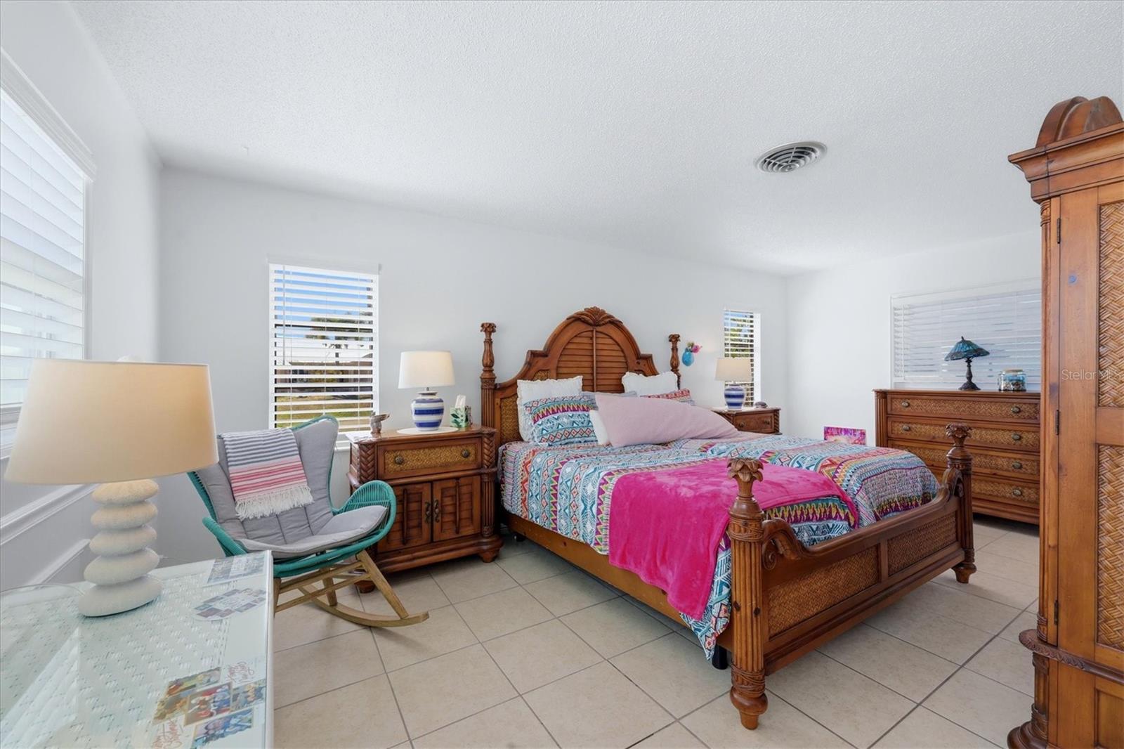 1052 Kant St Property Photo 20
