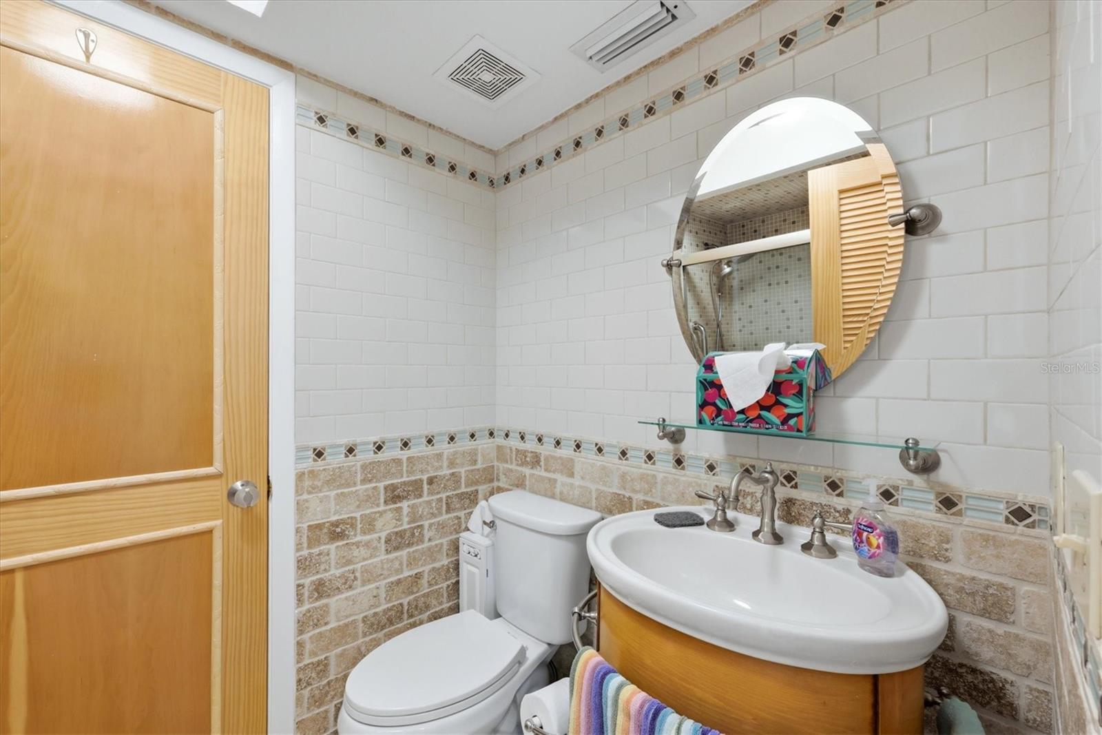1052 Kant St Property Photo 28