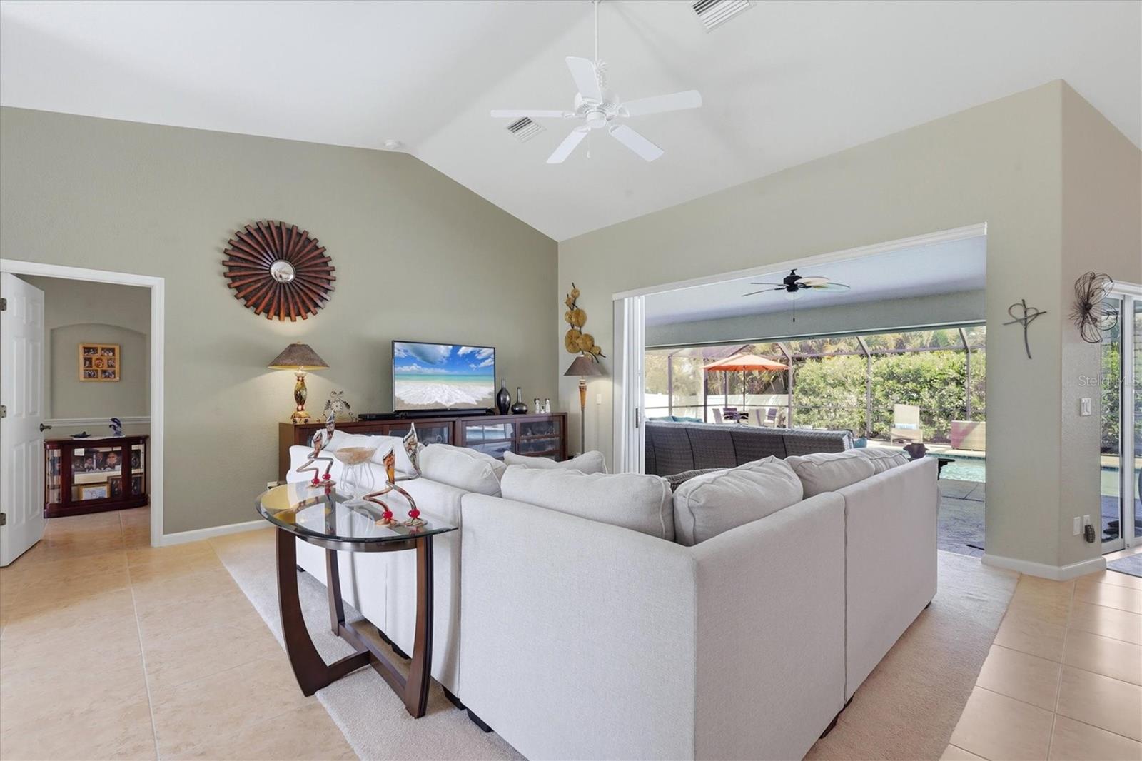 15629 Havana Cir Property Photo 7
