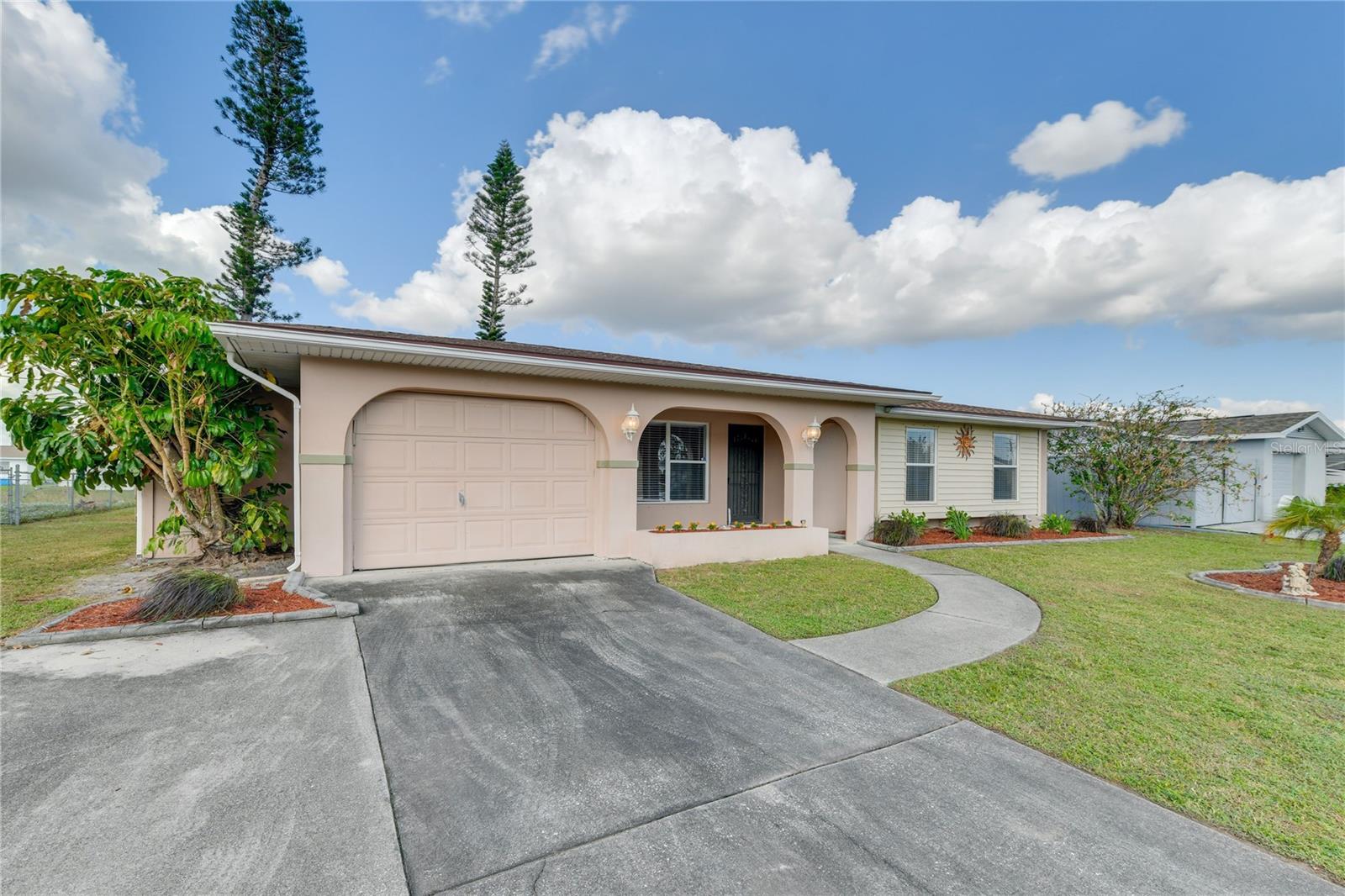 6222 Fabian Rd Property Photo 1
