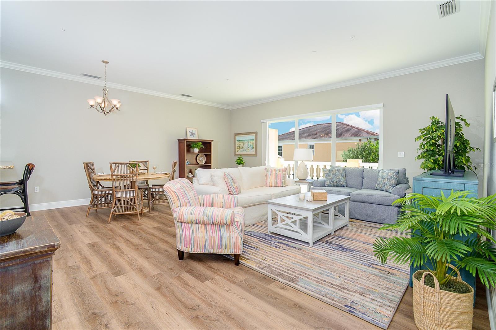 641 Guild Dr Property Photo 3