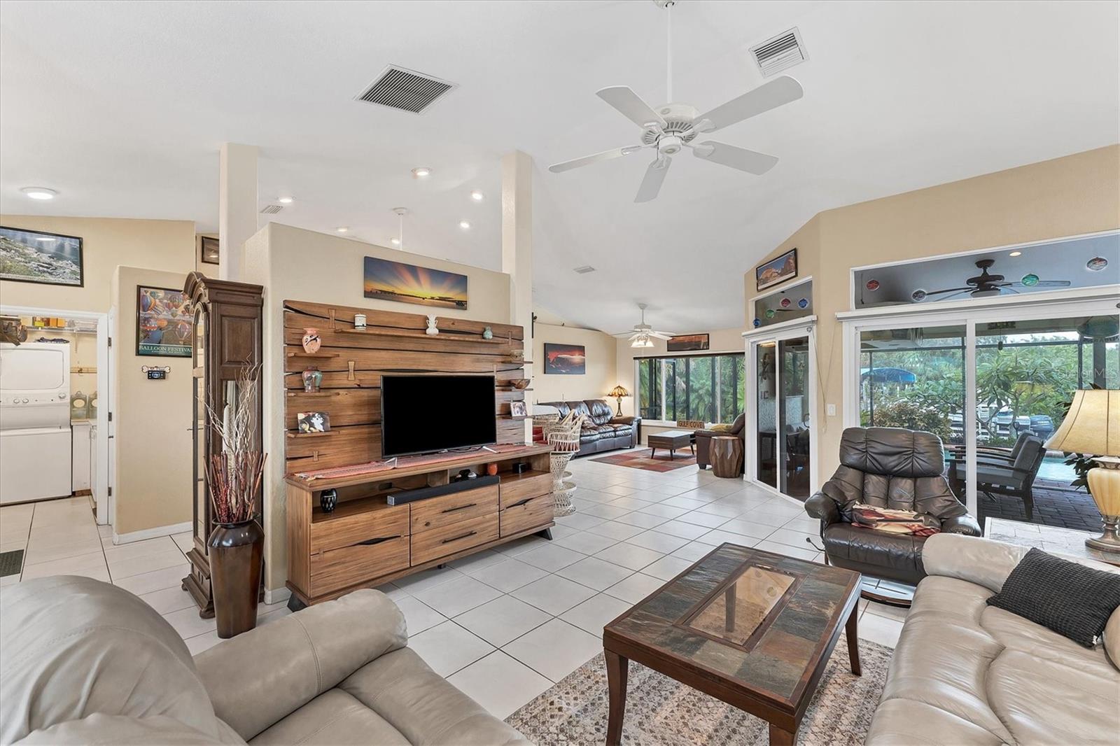 2555 Dixon Ter Property Photo 10