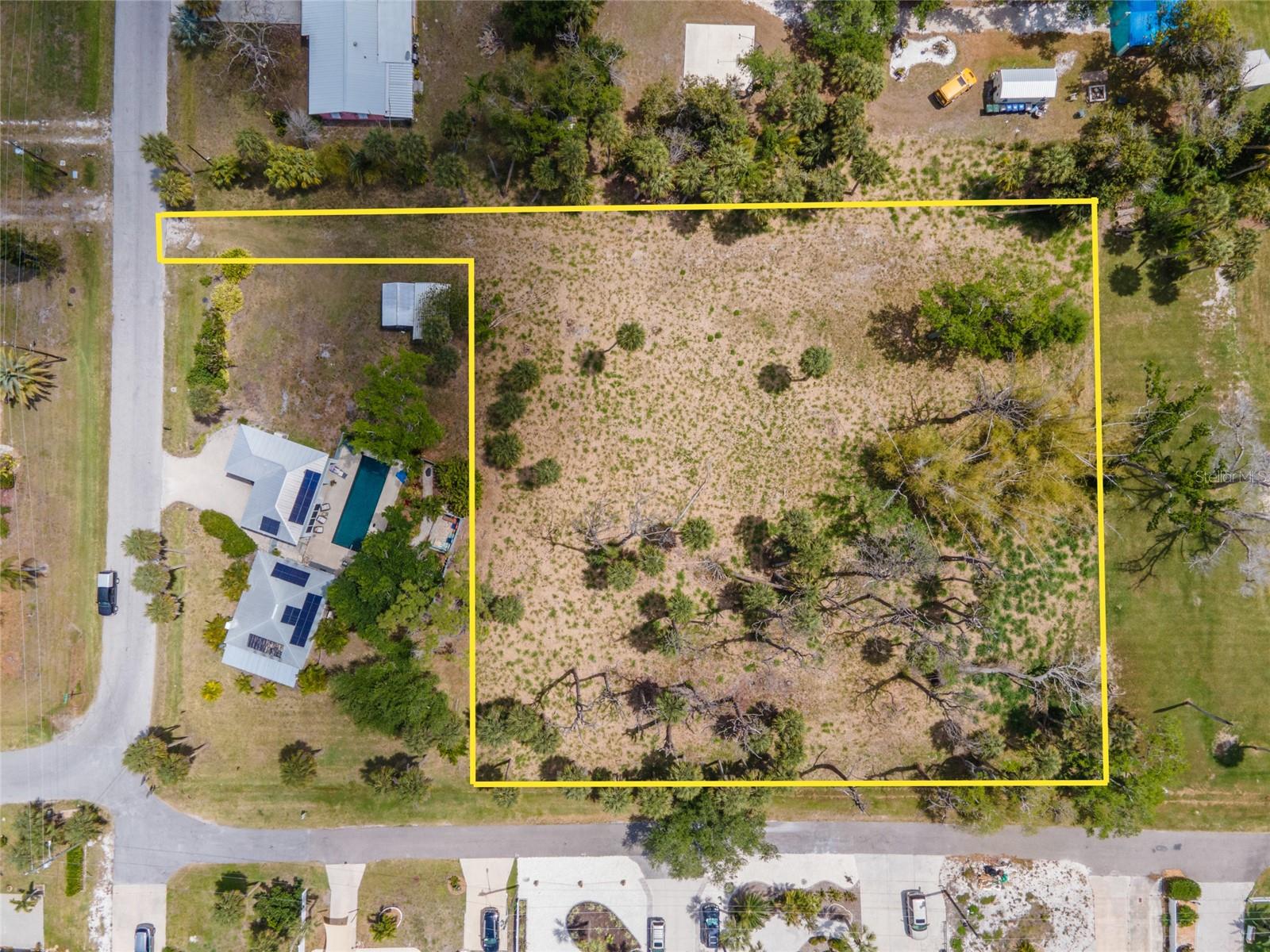 W Cowles St Property Photo 1