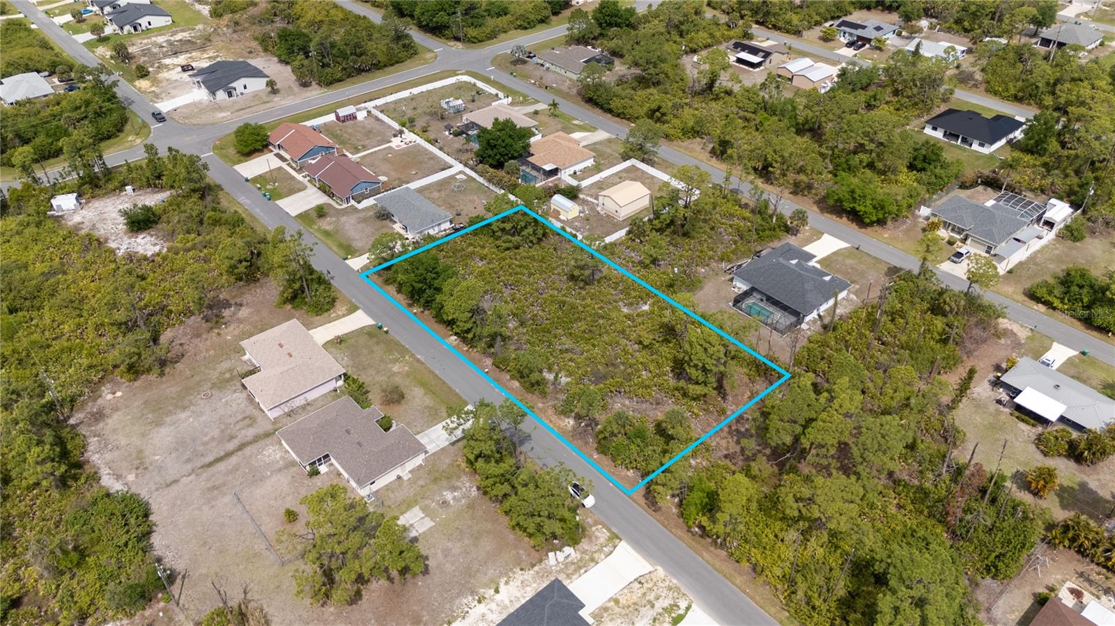 11306 Kimberly Ave Property Photo 3