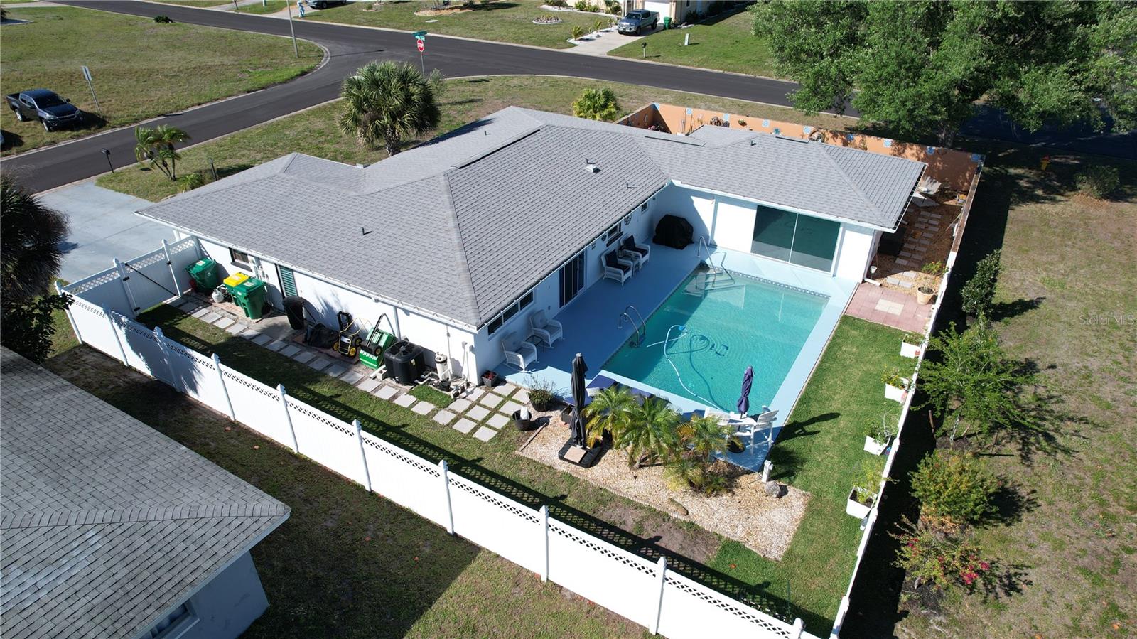 2 Golfview Rd Property Photo 2