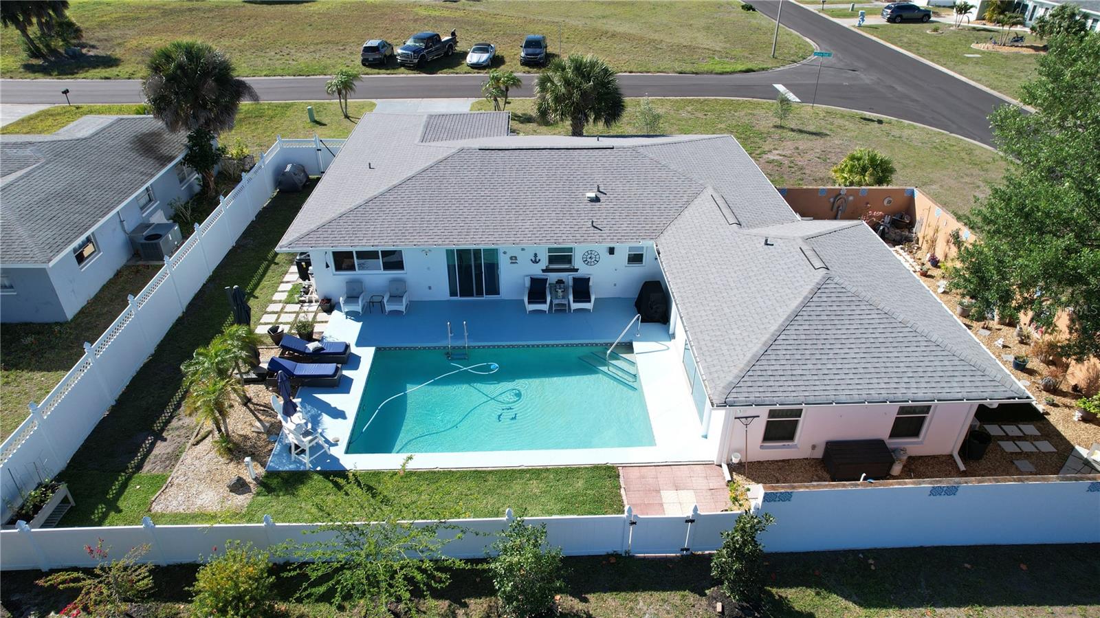2 Golfview Rd Property Photo 3