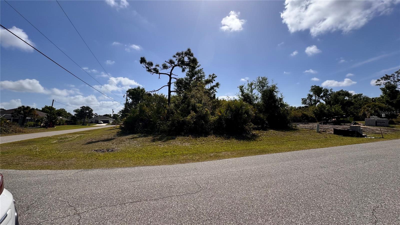 116 Australian Dr Property Photo 2