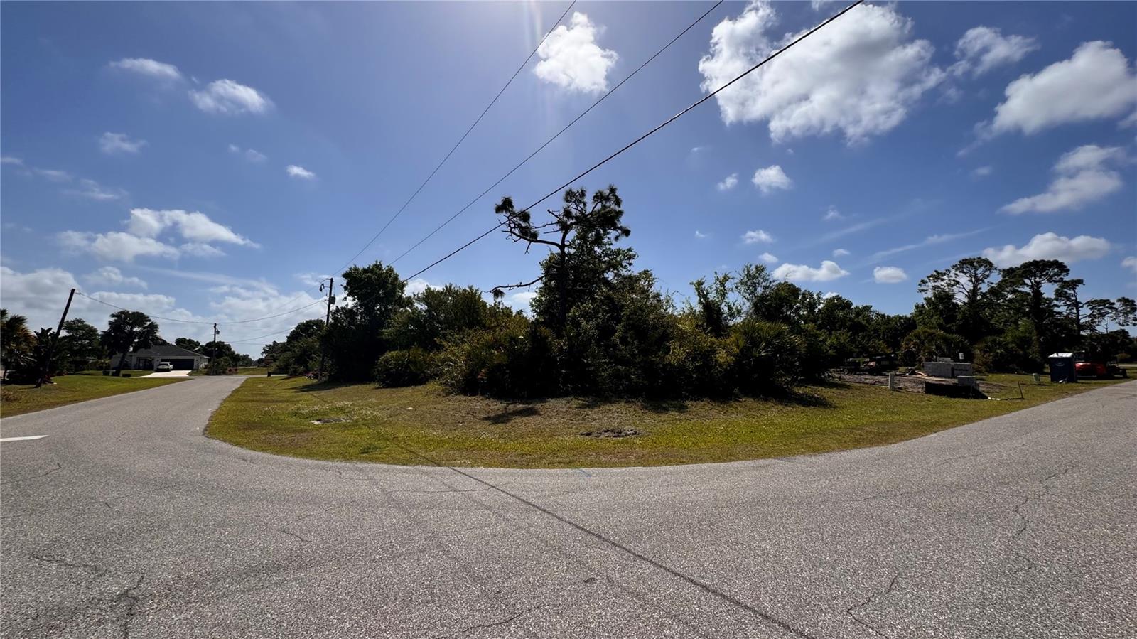 116 Australian Dr Property Photo 3
