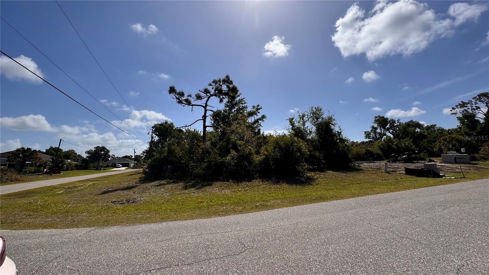 116 Australian Dr Property Photo 4