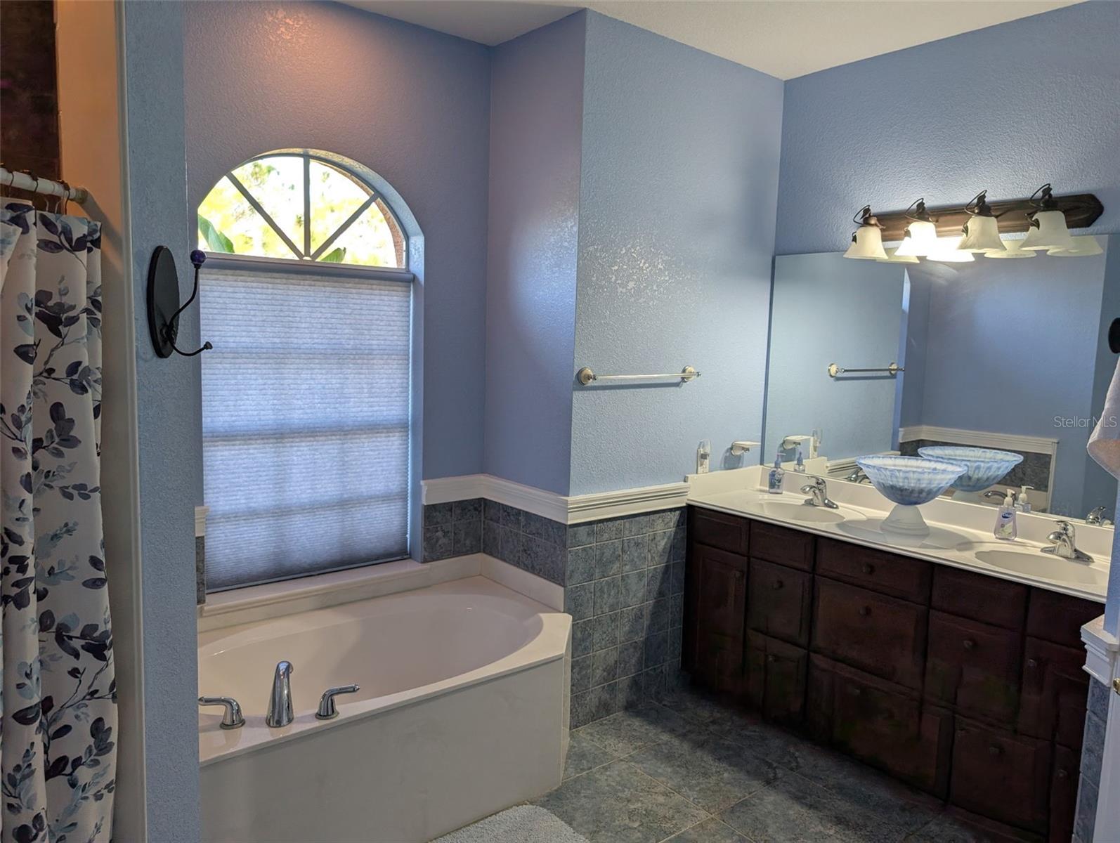 8511 Austrian Blvd Property Photo 17