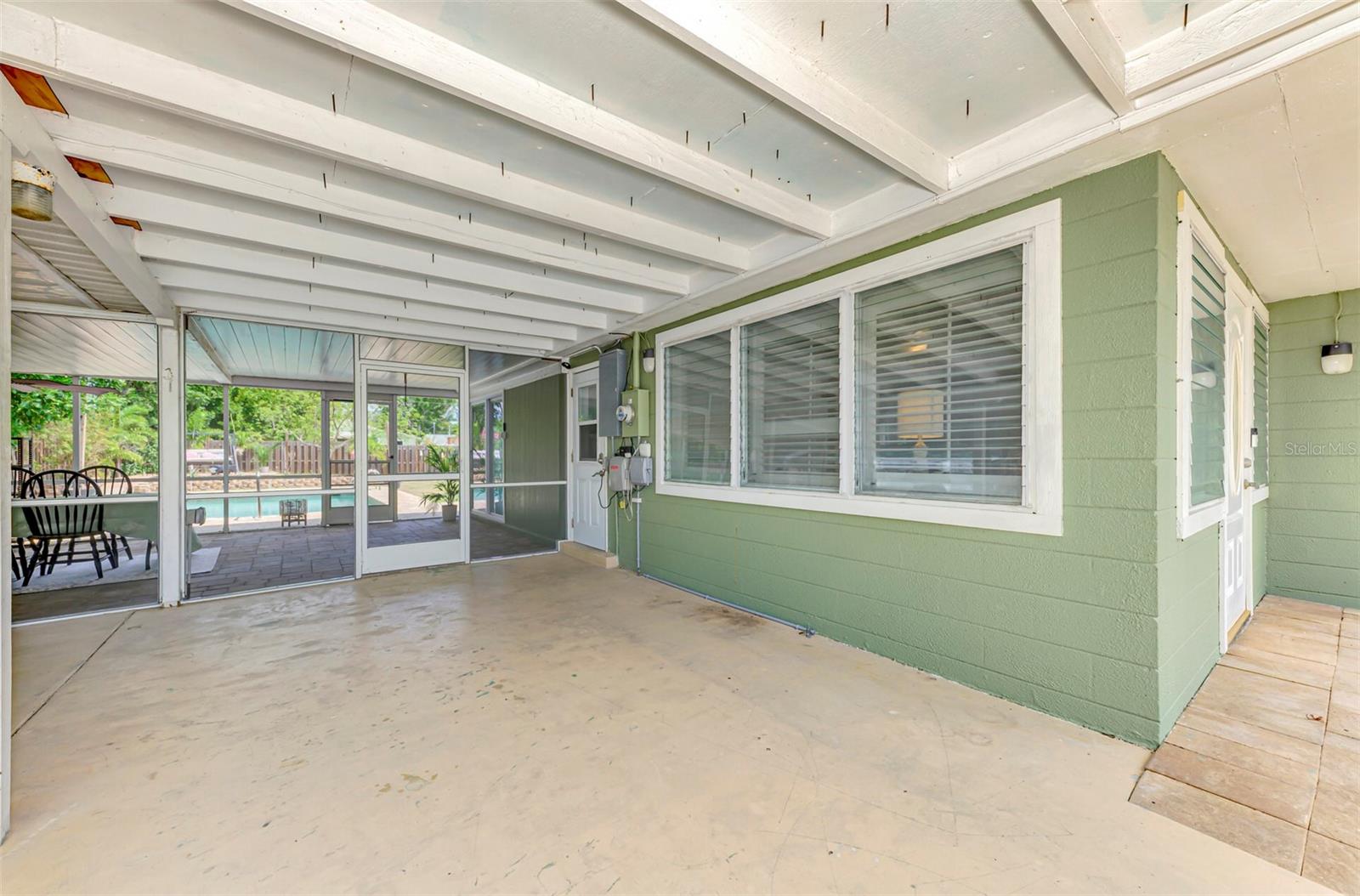 71 Winson Ave Property Photo 3