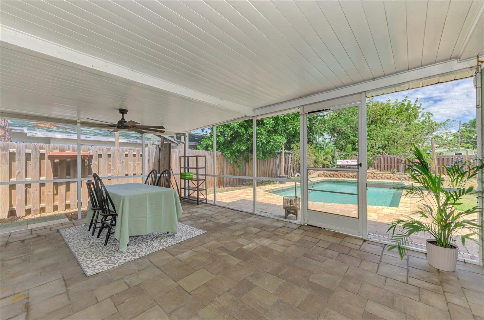 71 Winson Ave Property Photo 4