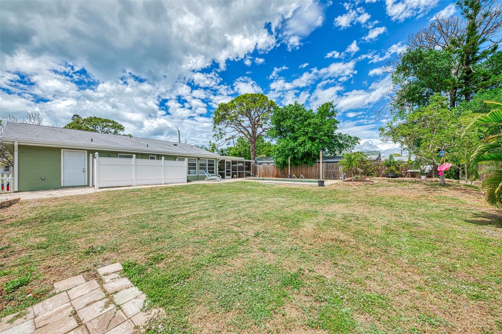 71 Winson Ave Property Photo 42