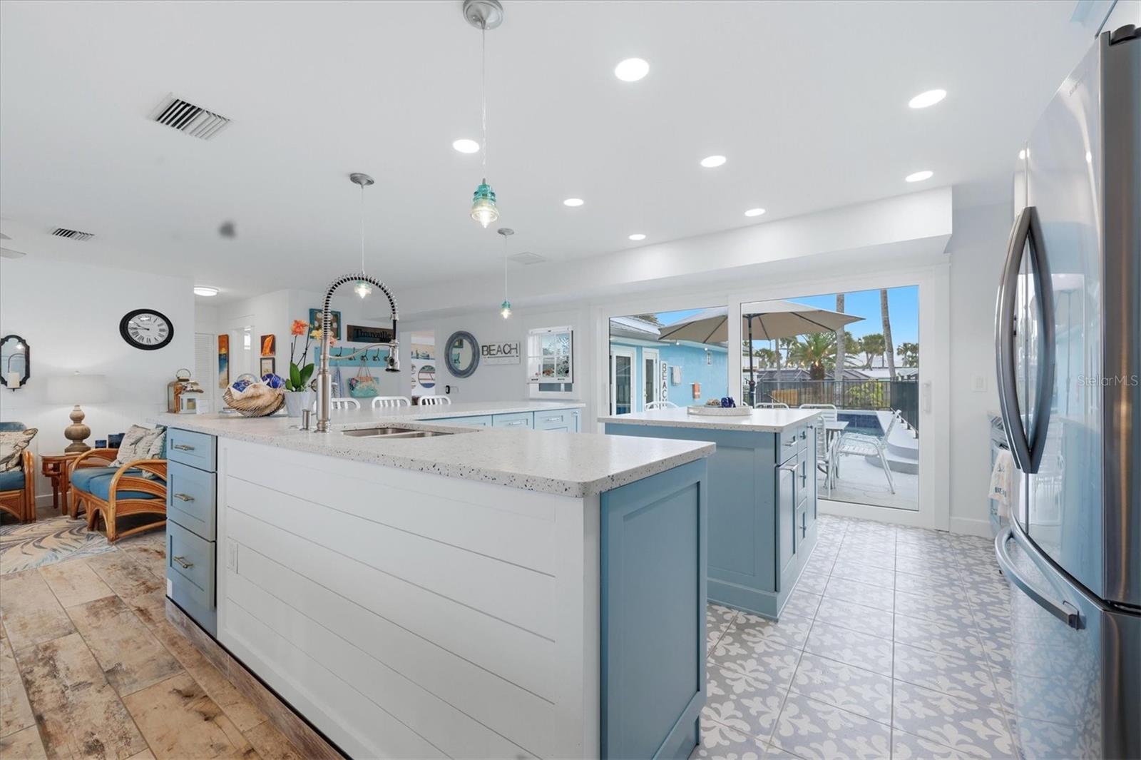 4074 N Beach Rd Property Photo 21