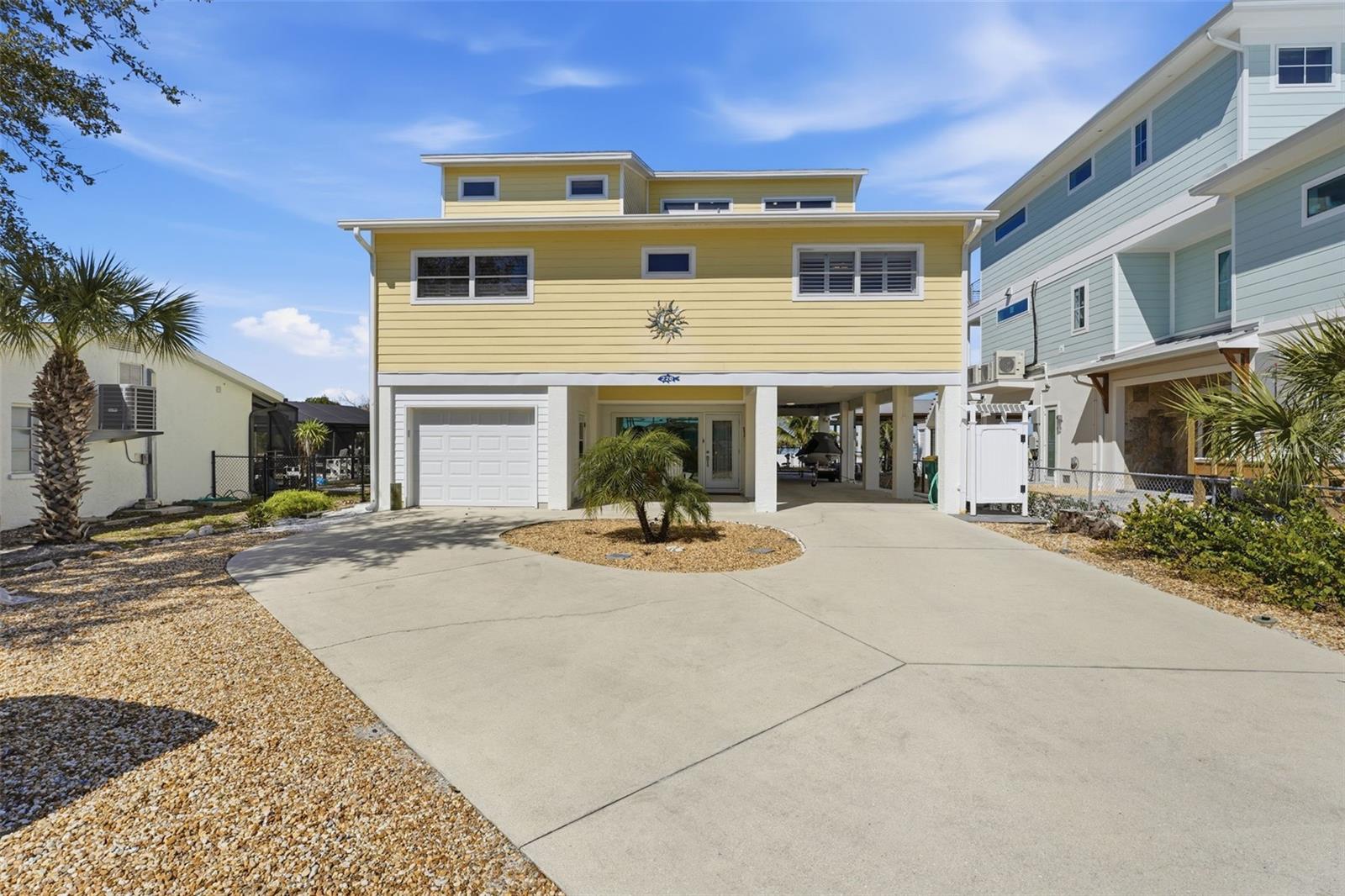 220 Mockingbird St Property Photo 1